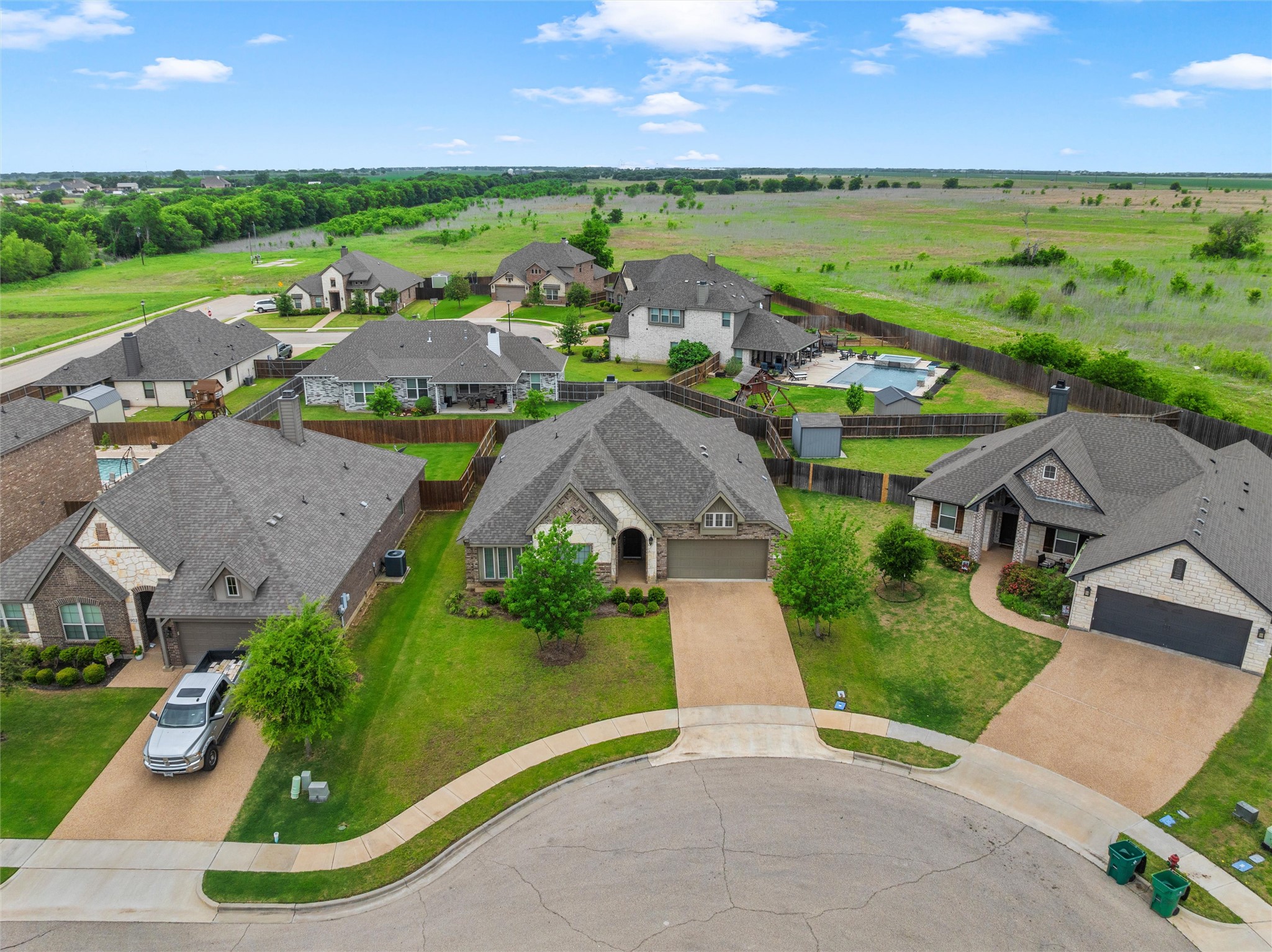 905 Heriot Court Mcgregor TX 76657