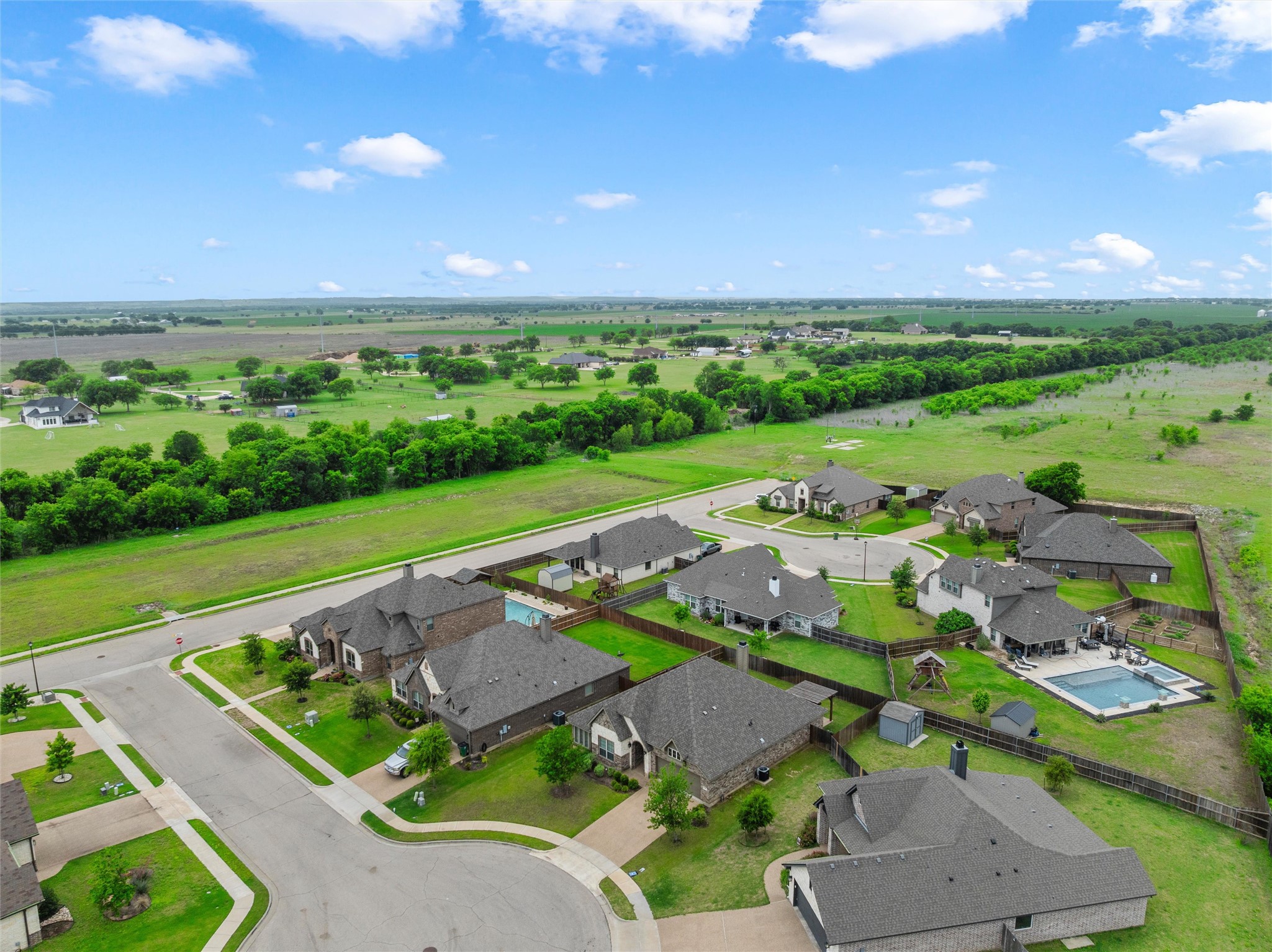 905 Heriot Court Mcgregor TX 76657