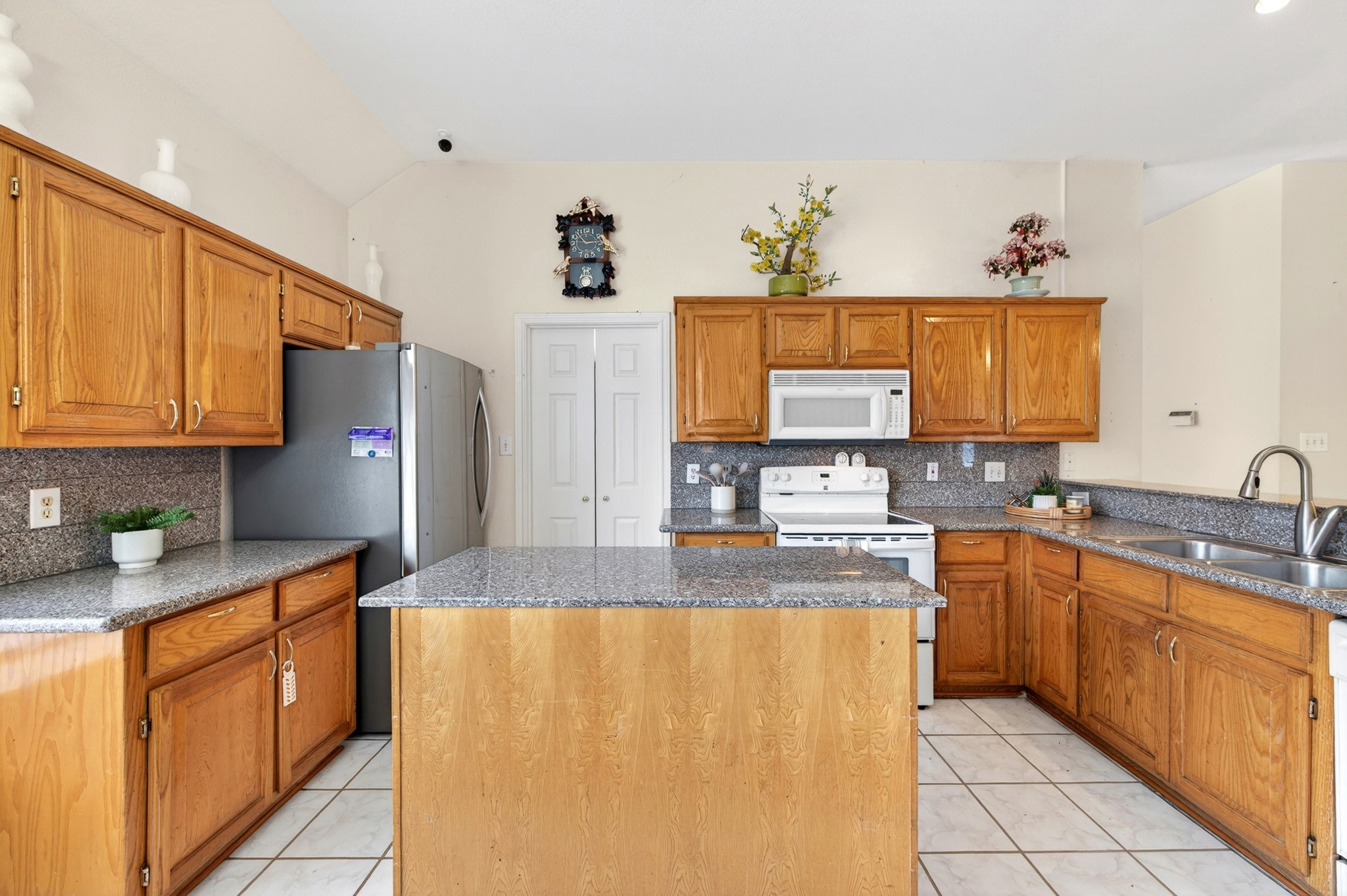 2205 Davin Drive Carrollton TX 75006