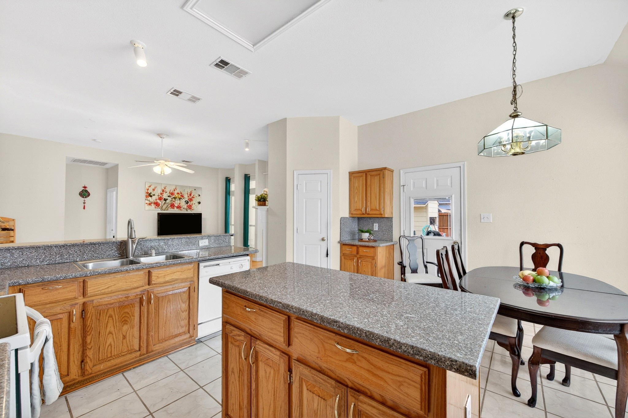 2205 Davin Drive Carrollton TX 75006