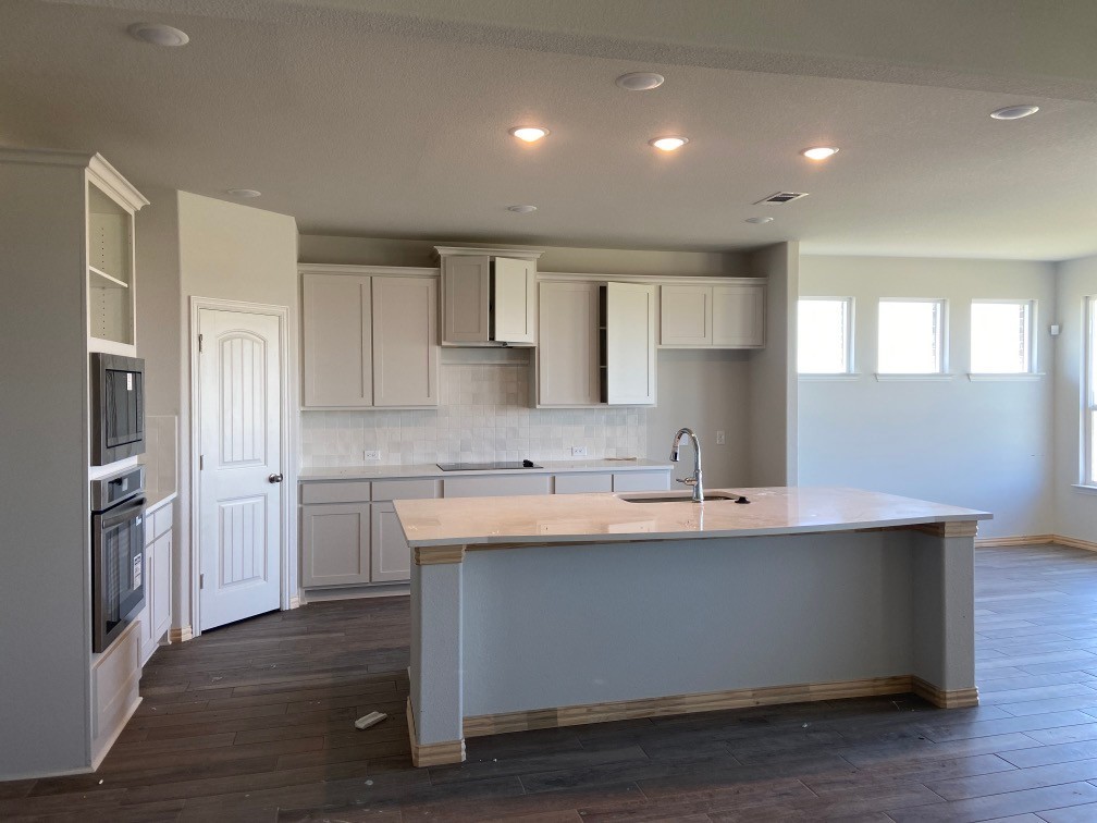810 County Road 200 Valley View TX 76272