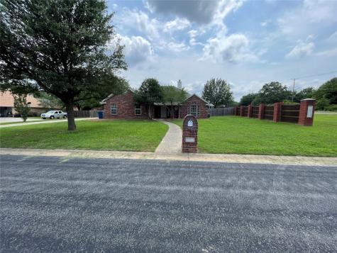 102 Fairway Street Chandler TX 75758