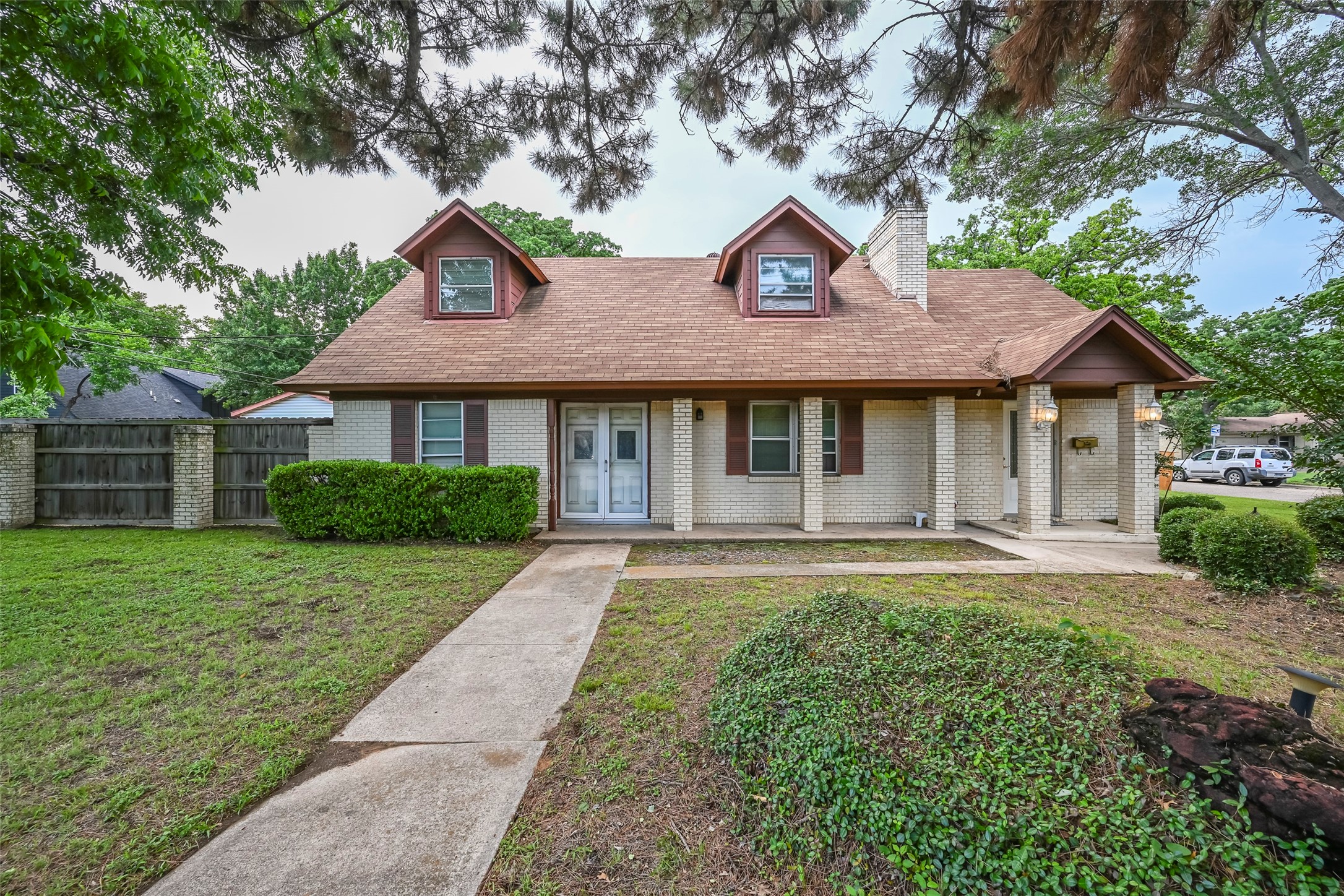 1700 Chip N Dale Drive Arlington TX 76012