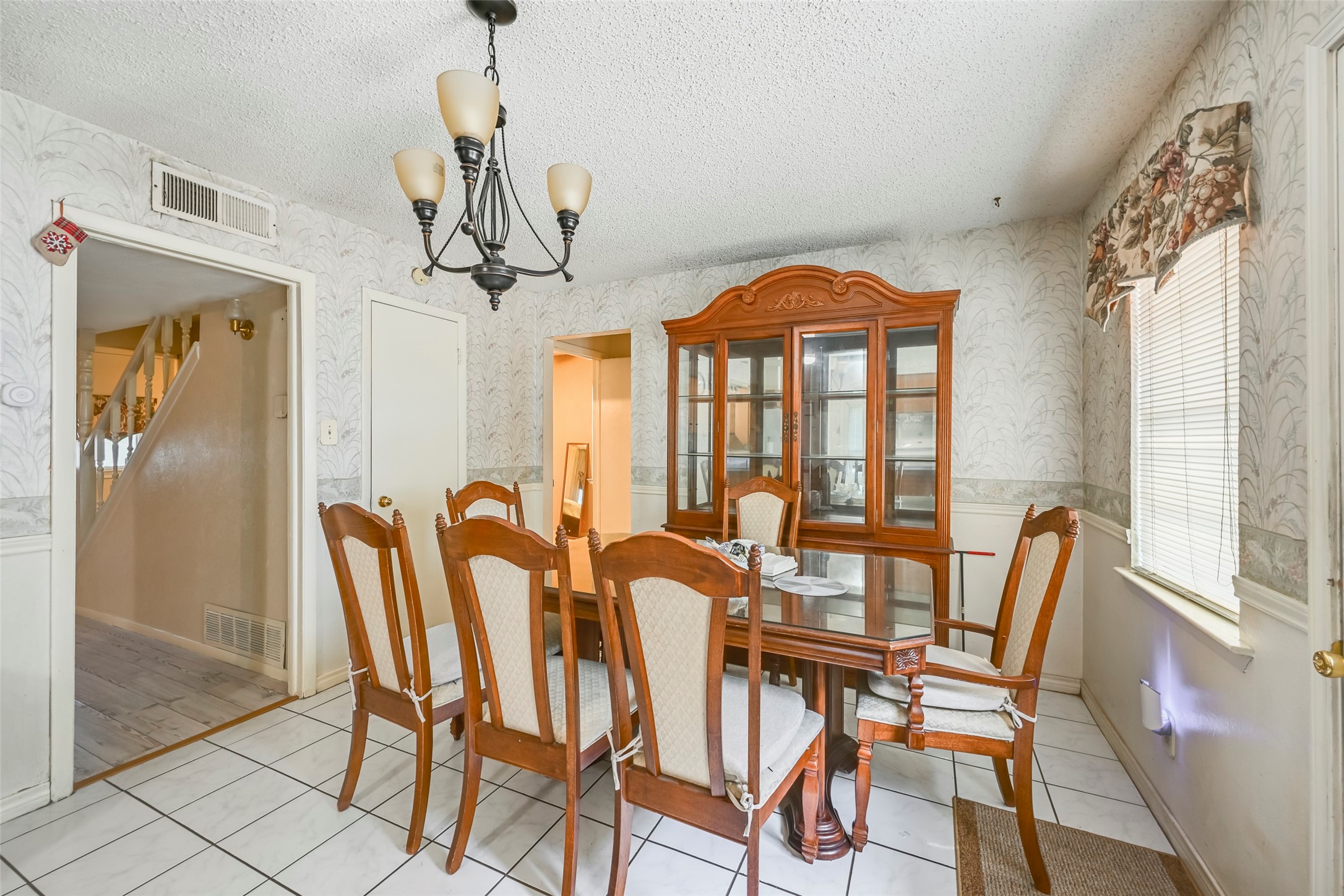 1700 Chip N Dale Drive Arlington TX 76012
