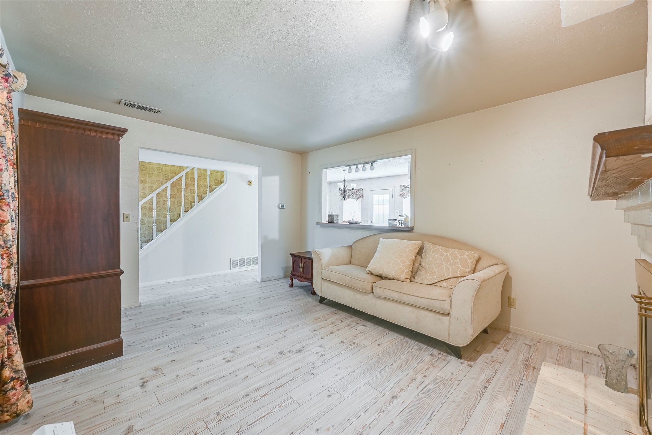 1700 Chip N Dale Drive Arlington TX 76012