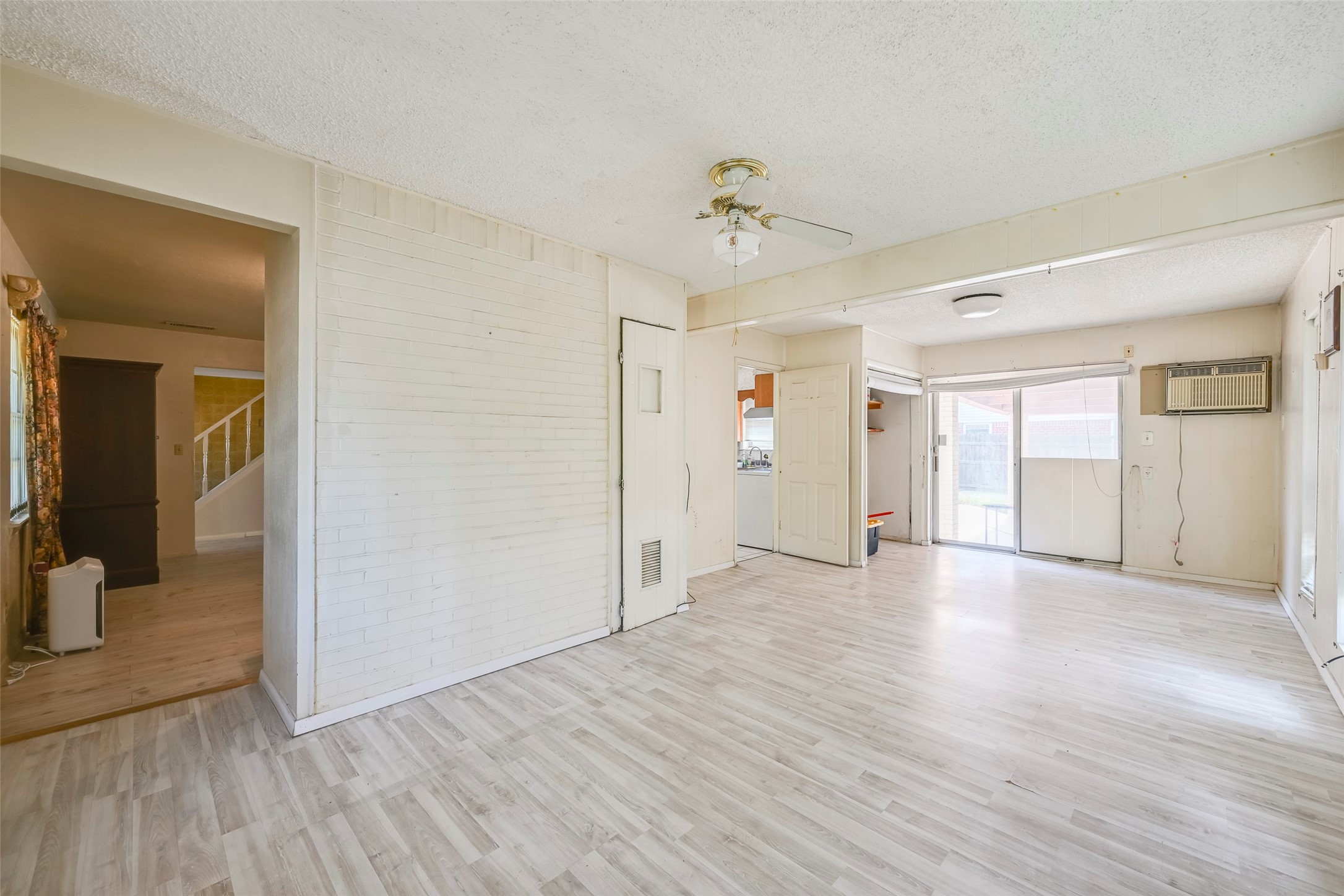 1700 Chip N Dale Drive Arlington TX 76012