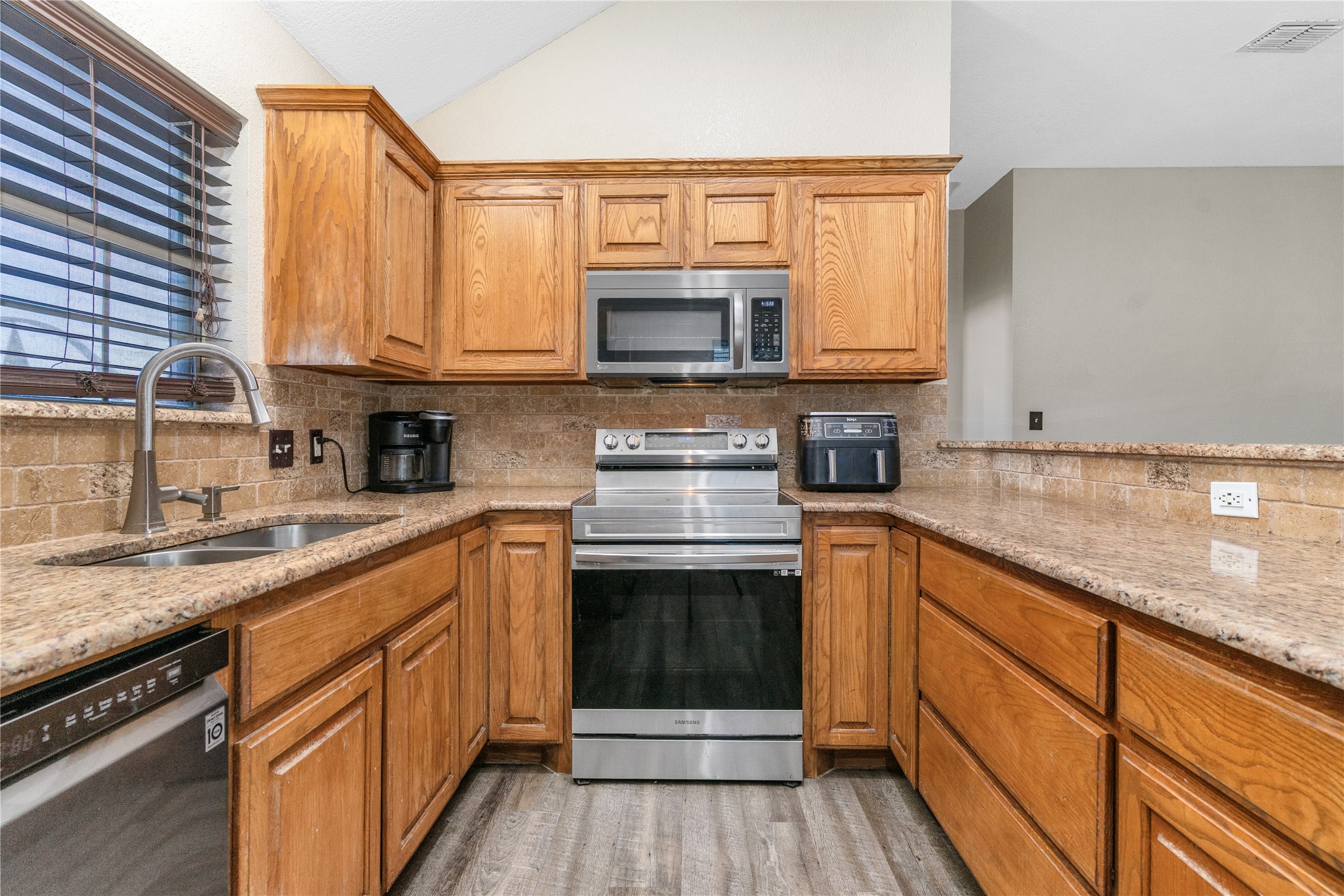 803 Green Street Rio Vista TX 76093