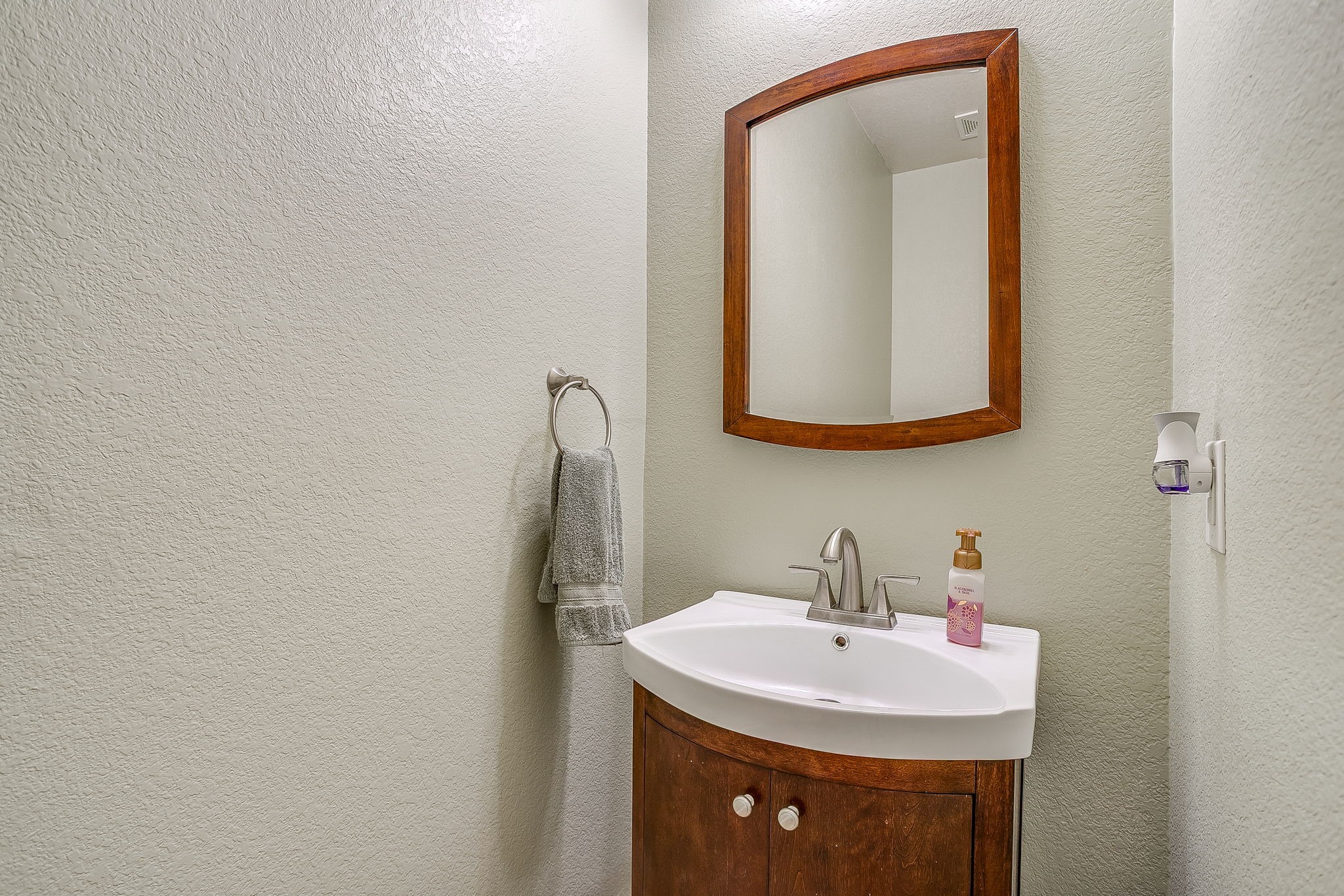 1607 Willow Lane Cedar Hill TX 75104