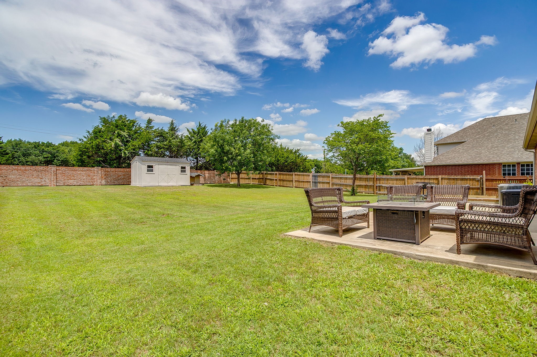 1607 Willow Lane Cedar Hill TX 75104