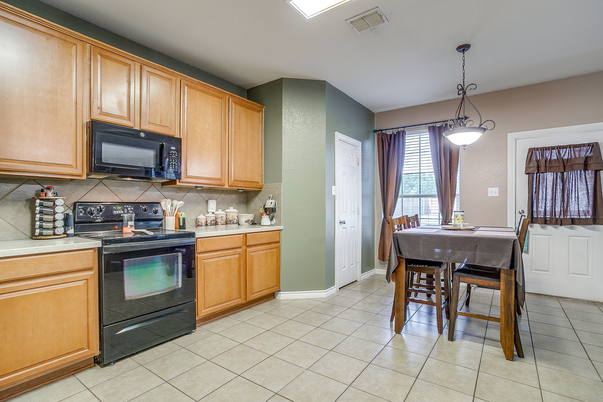 1607 Willow Lane Cedar Hill TX 75104