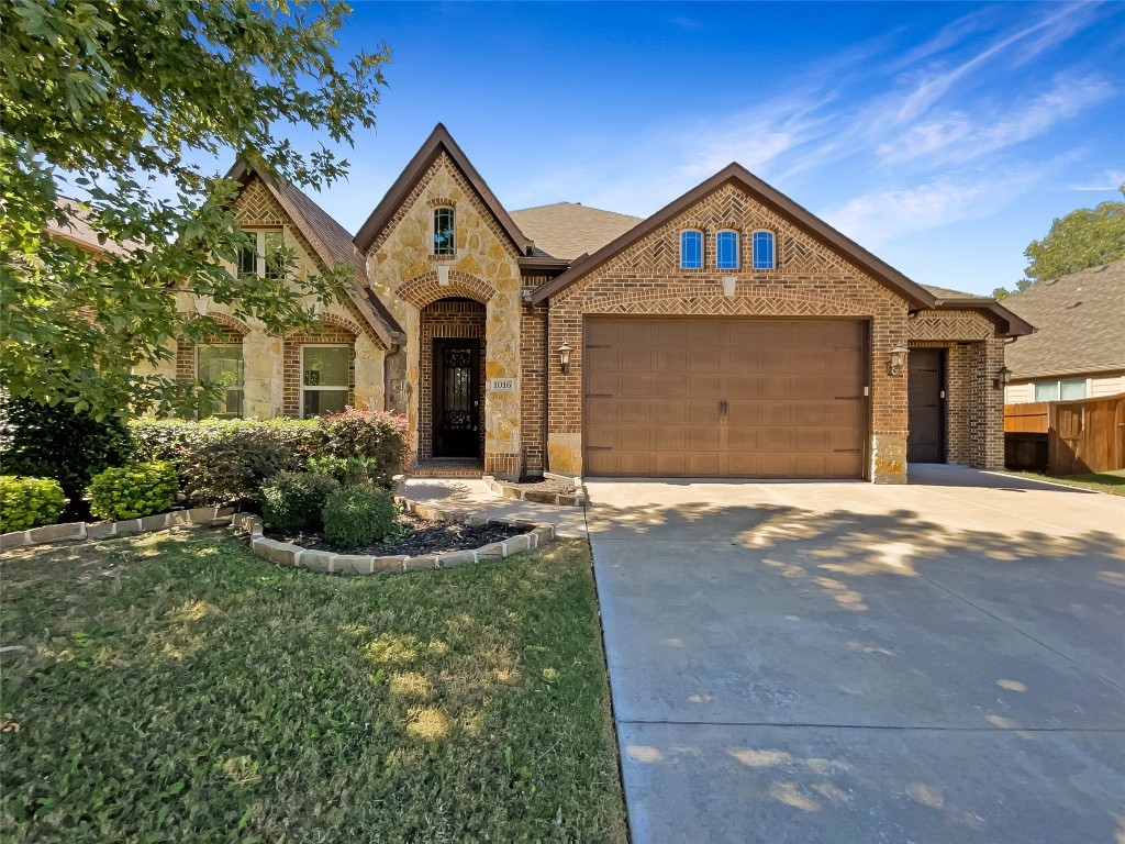 1016 Tara Drive Burleson TX 76028