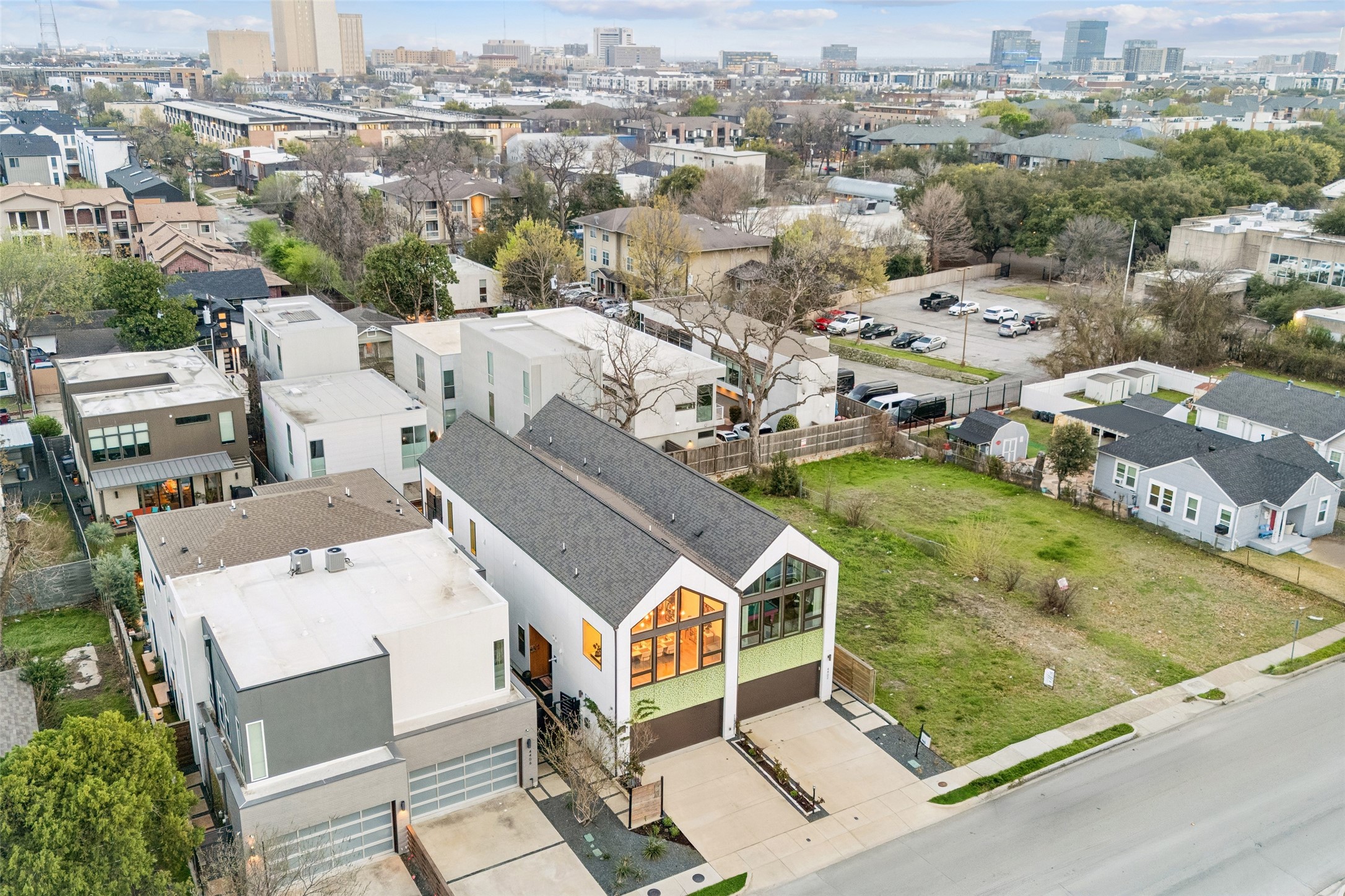 4404 Capitol Avenue Dallas TX 75204