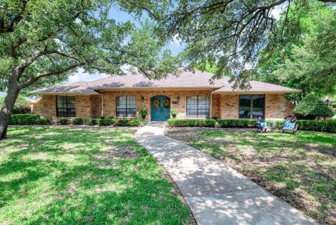 1713 Iroquois Drive Garland TX 75043