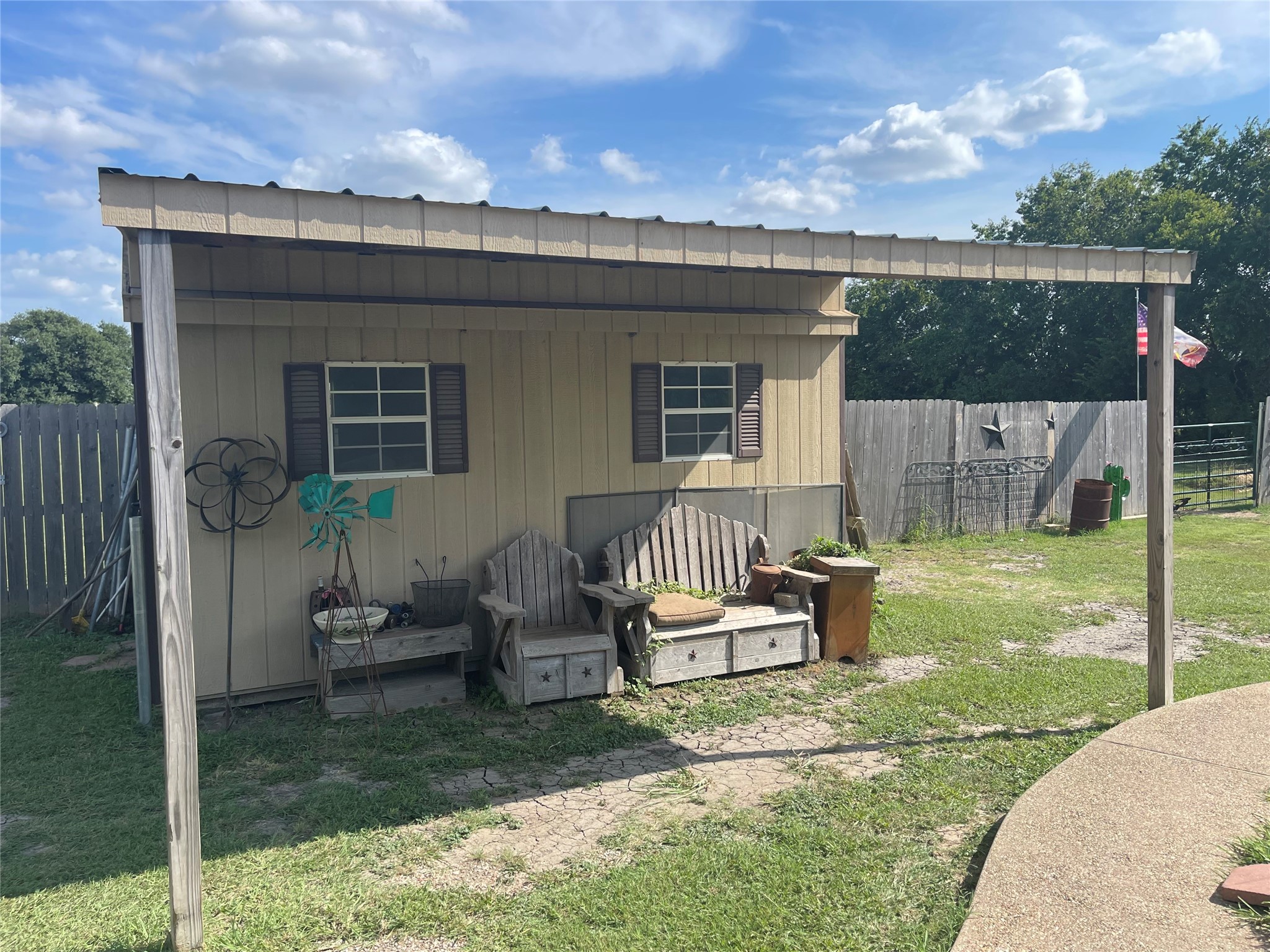 1116 Navarro Mart TX 76664