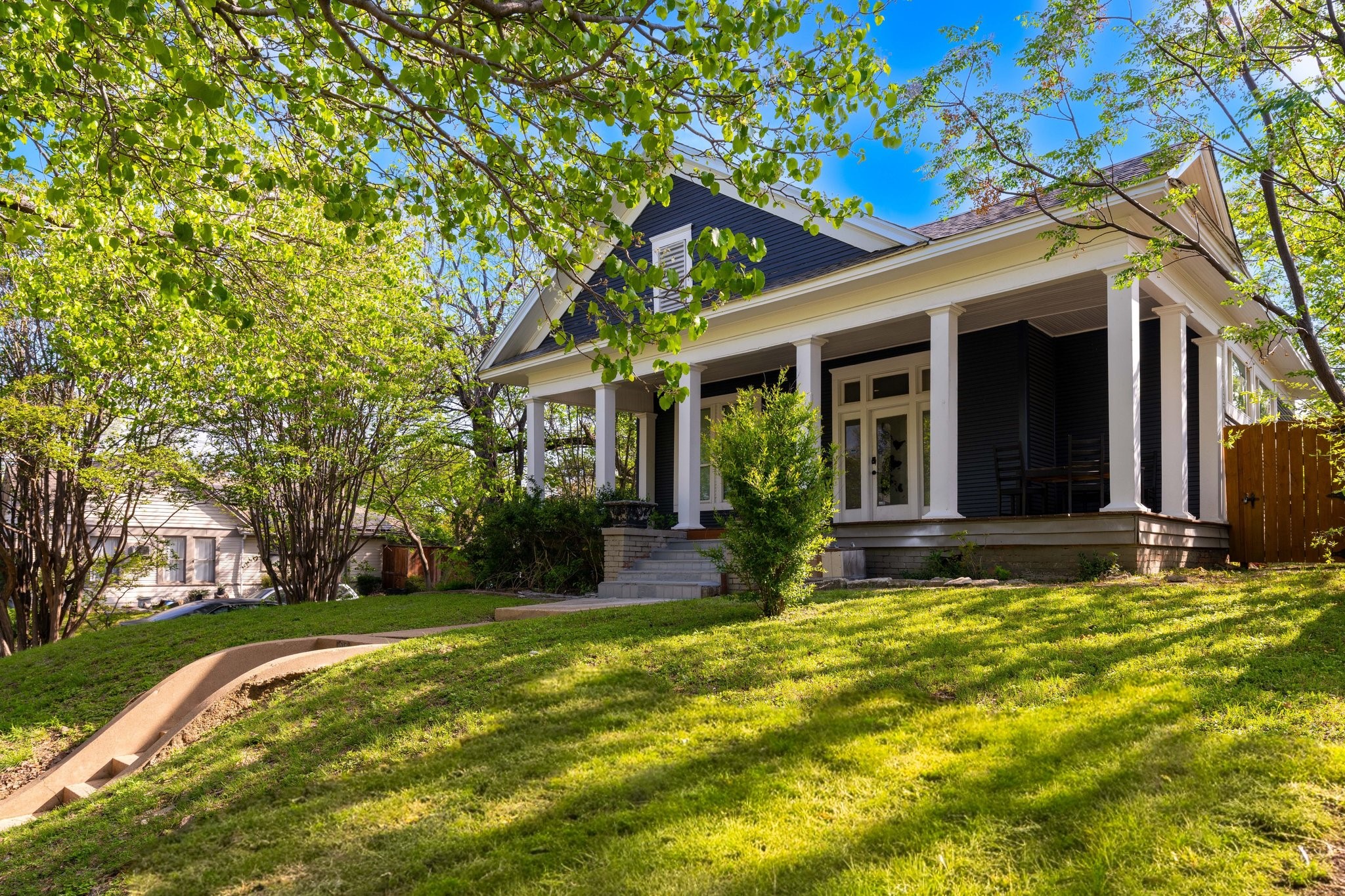 918 Elsbeth Street Dallas TX 75208