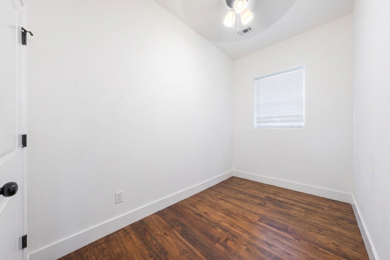 918 Elsbeth Street Dallas TX 75208