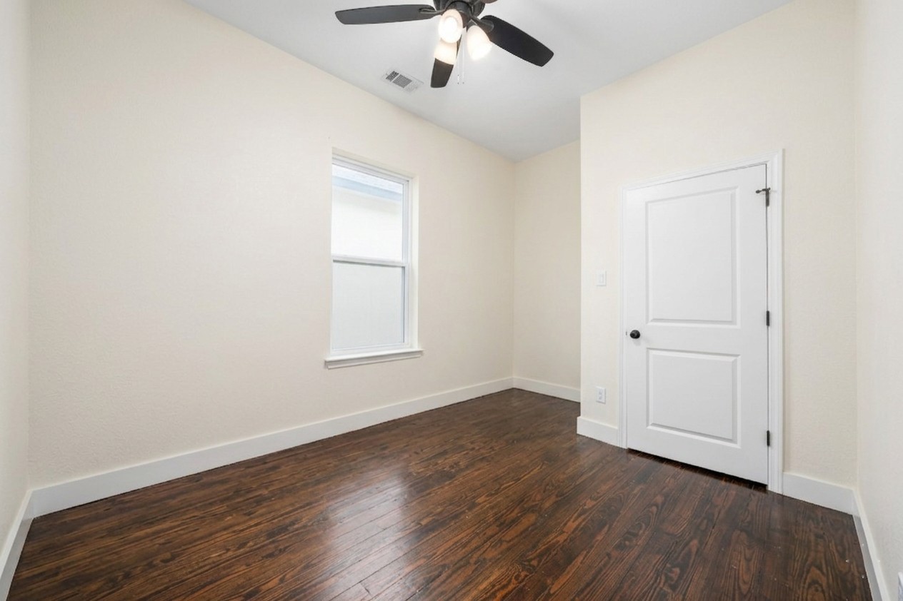 918 Elsbeth Street Dallas TX 75208