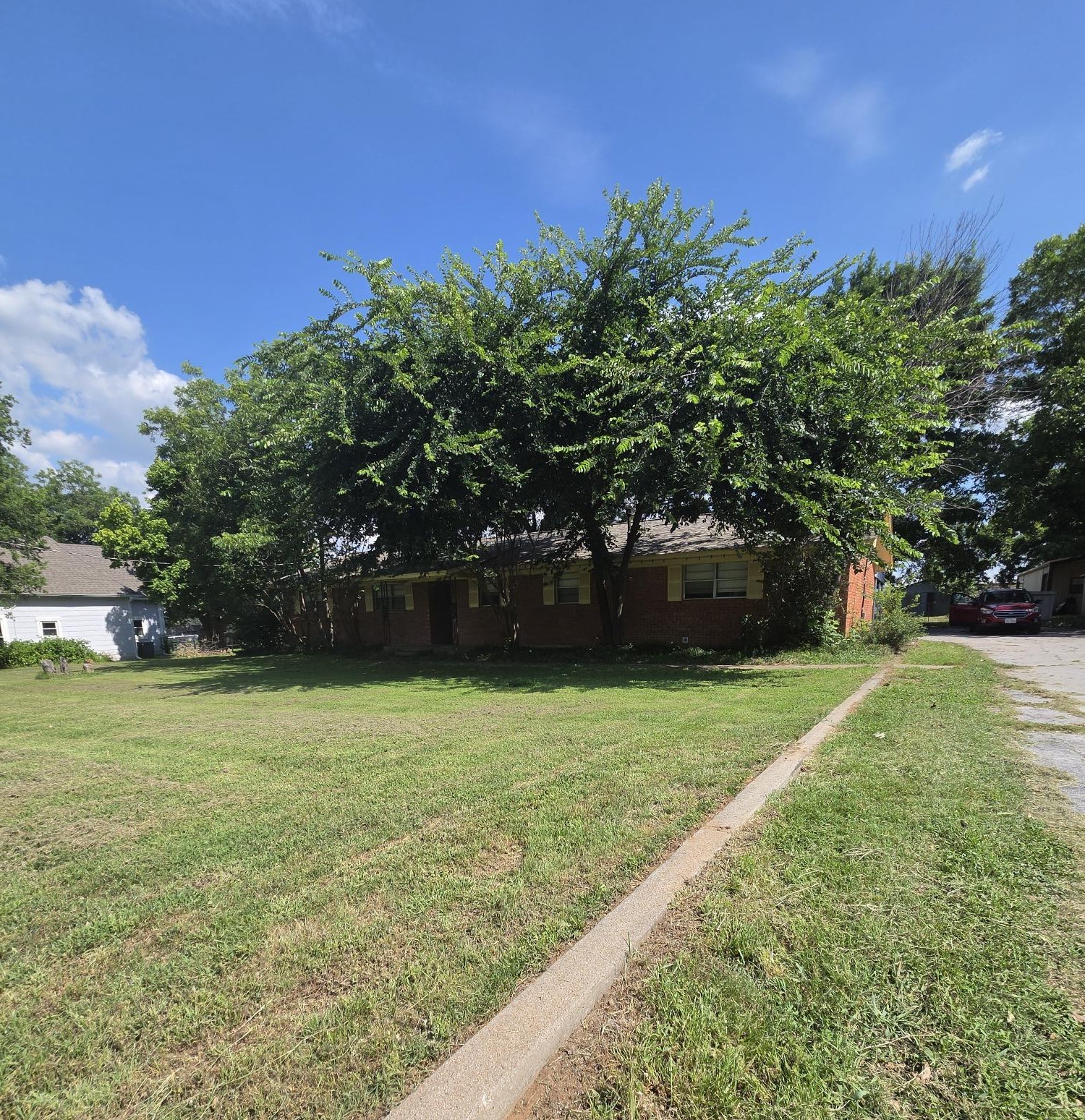 305 School House Road Paradise TX 76073