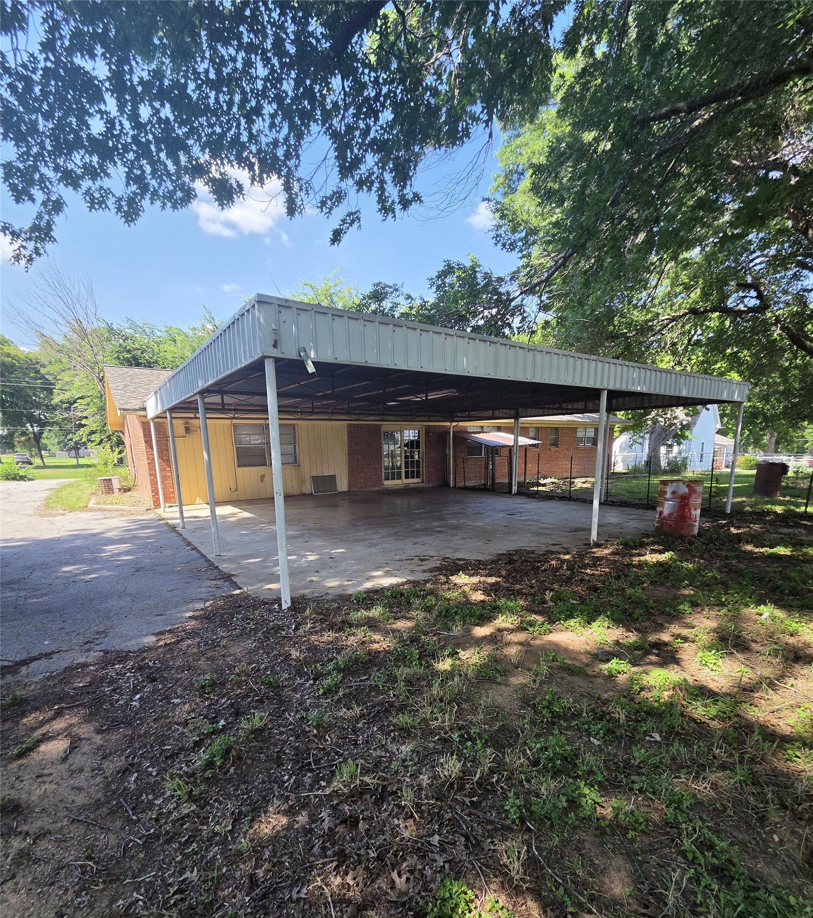 305 School House Road Paradise TX 76073