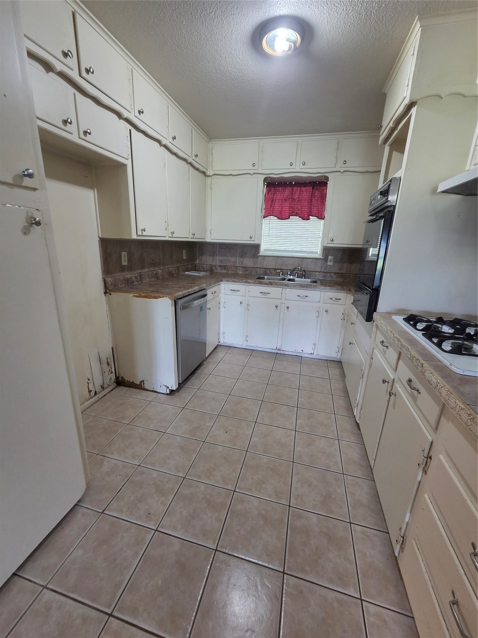 305 School House Road Paradise TX 76073