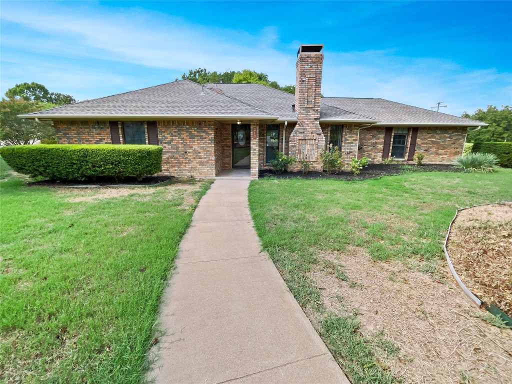 219 N Beltwoods Drive Desoto TX 75115