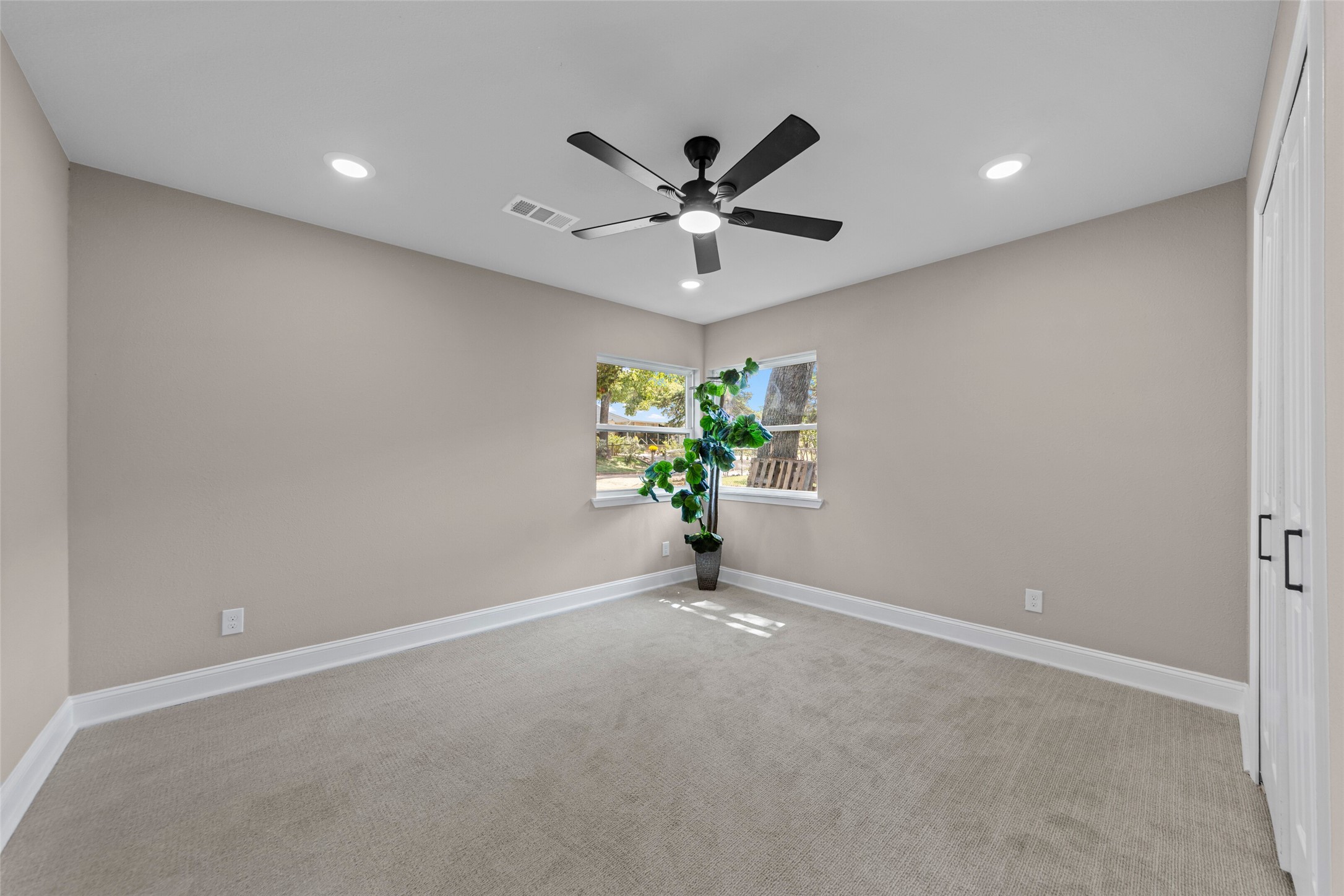 1503 E Lakeview Drive Dallas TX 75216