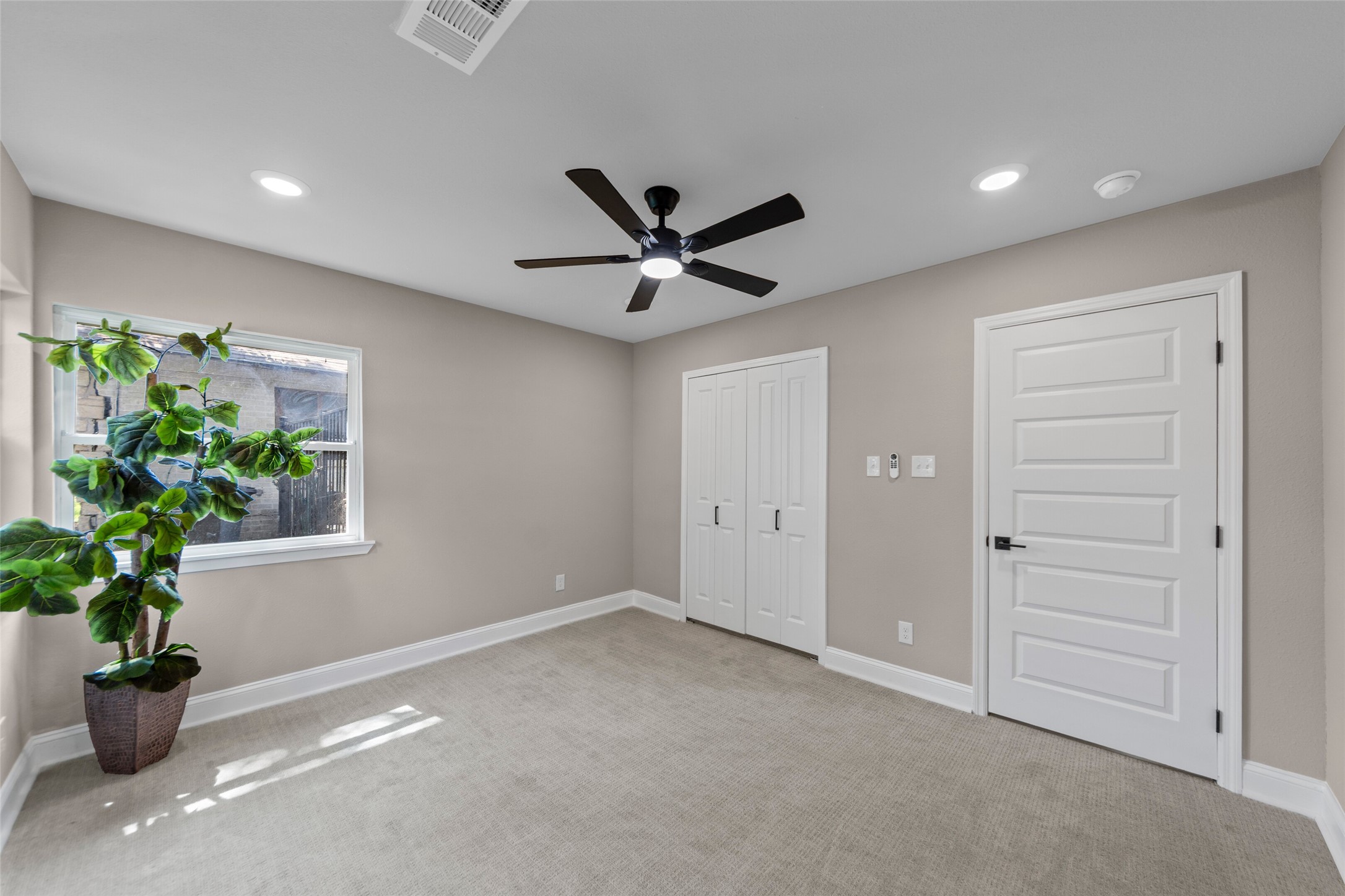 1503 E Lakeview Drive Dallas TX 75216