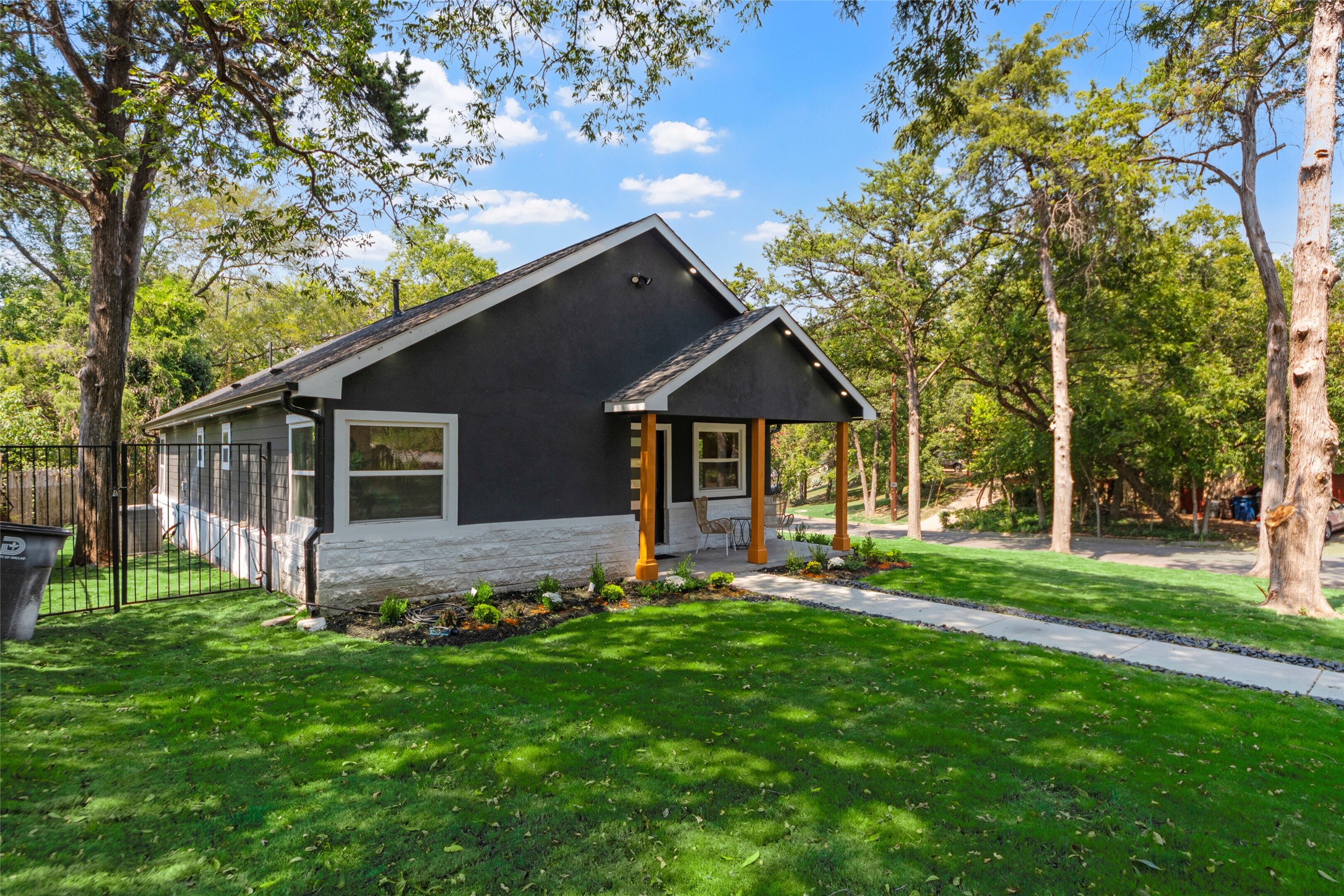 1503 E Lakeview Drive Dallas TX 75216