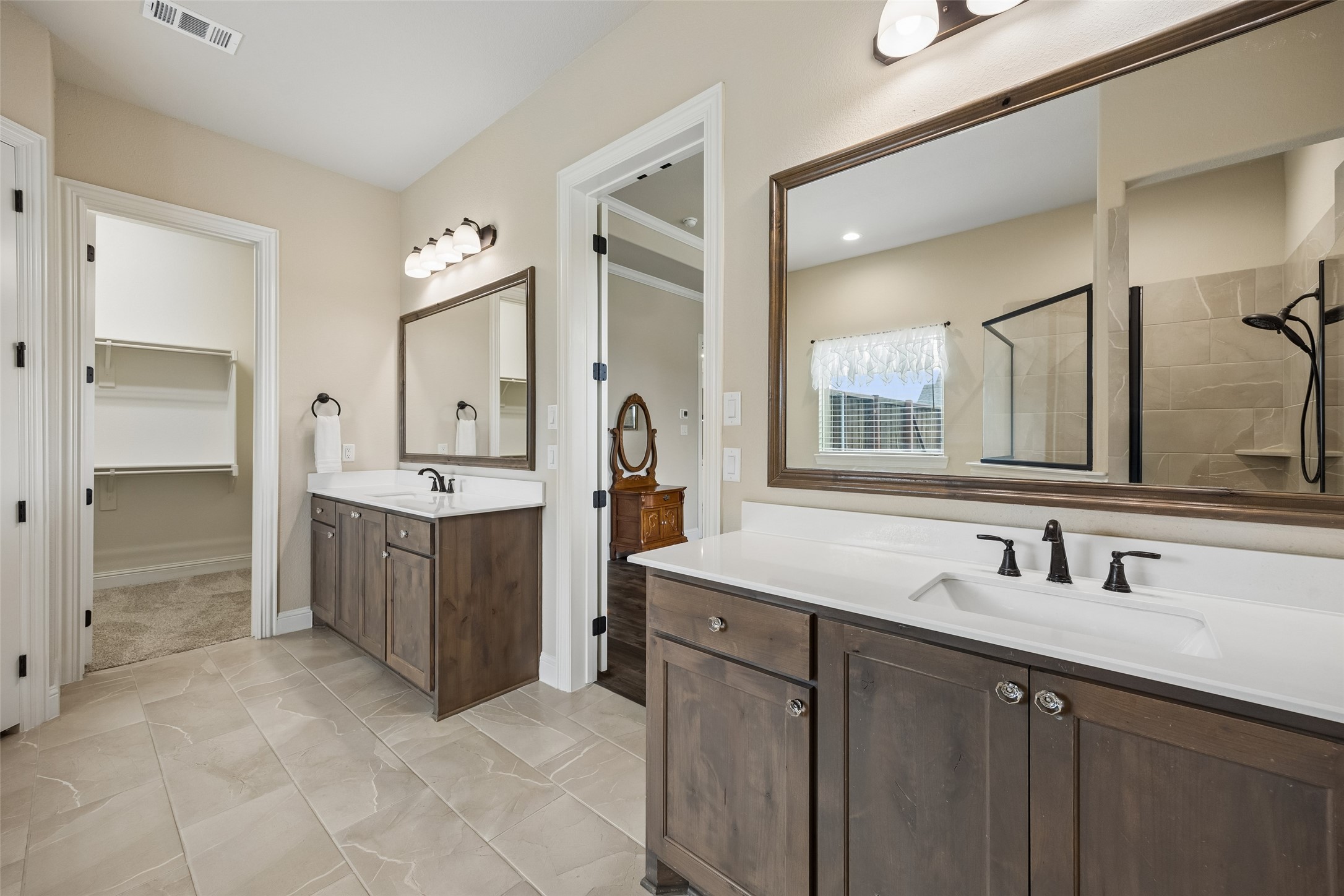 8221 Palmer Lane Waxahachie TX 75167