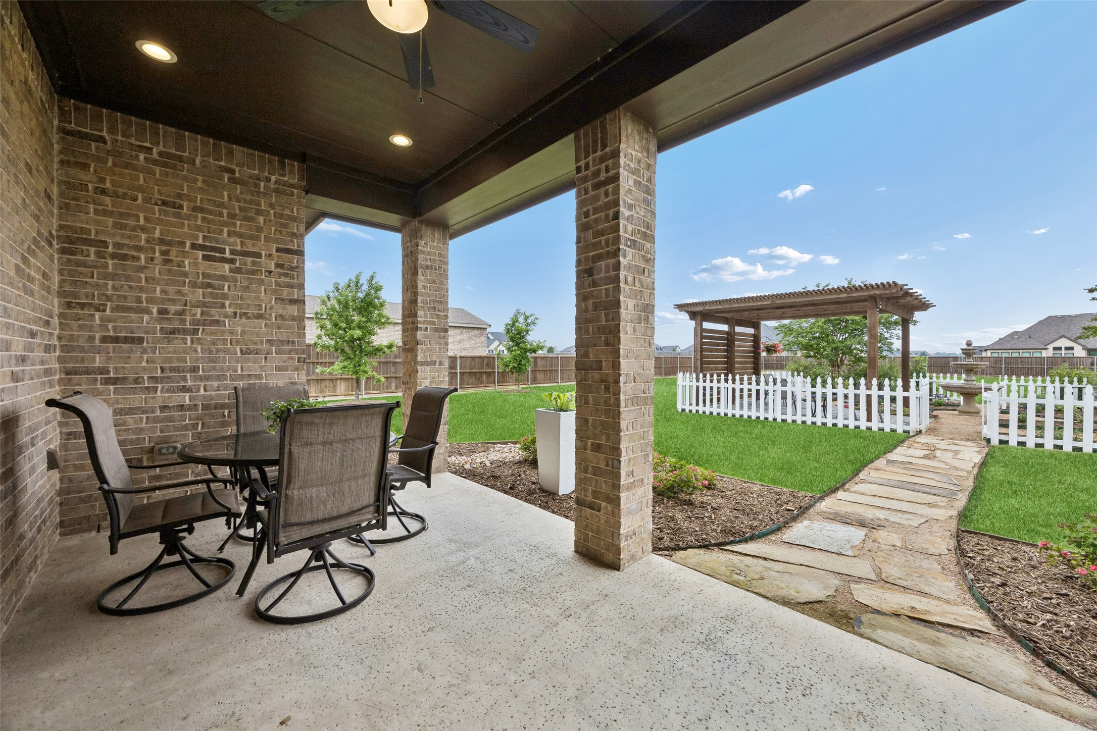 8221 Palmer Lane Waxahachie TX 75167