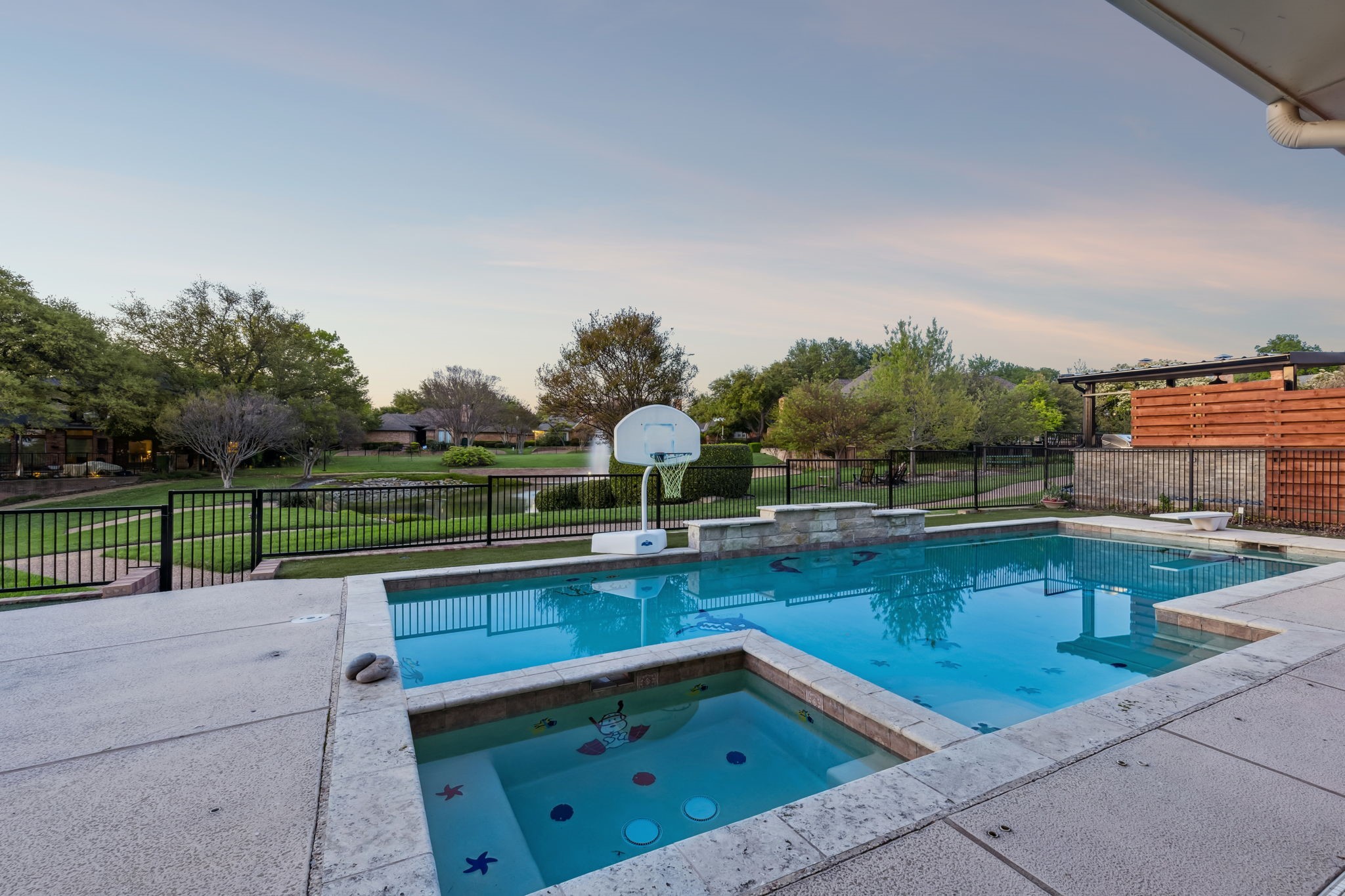 5827 Fallsview Lane Dallas TX 75252