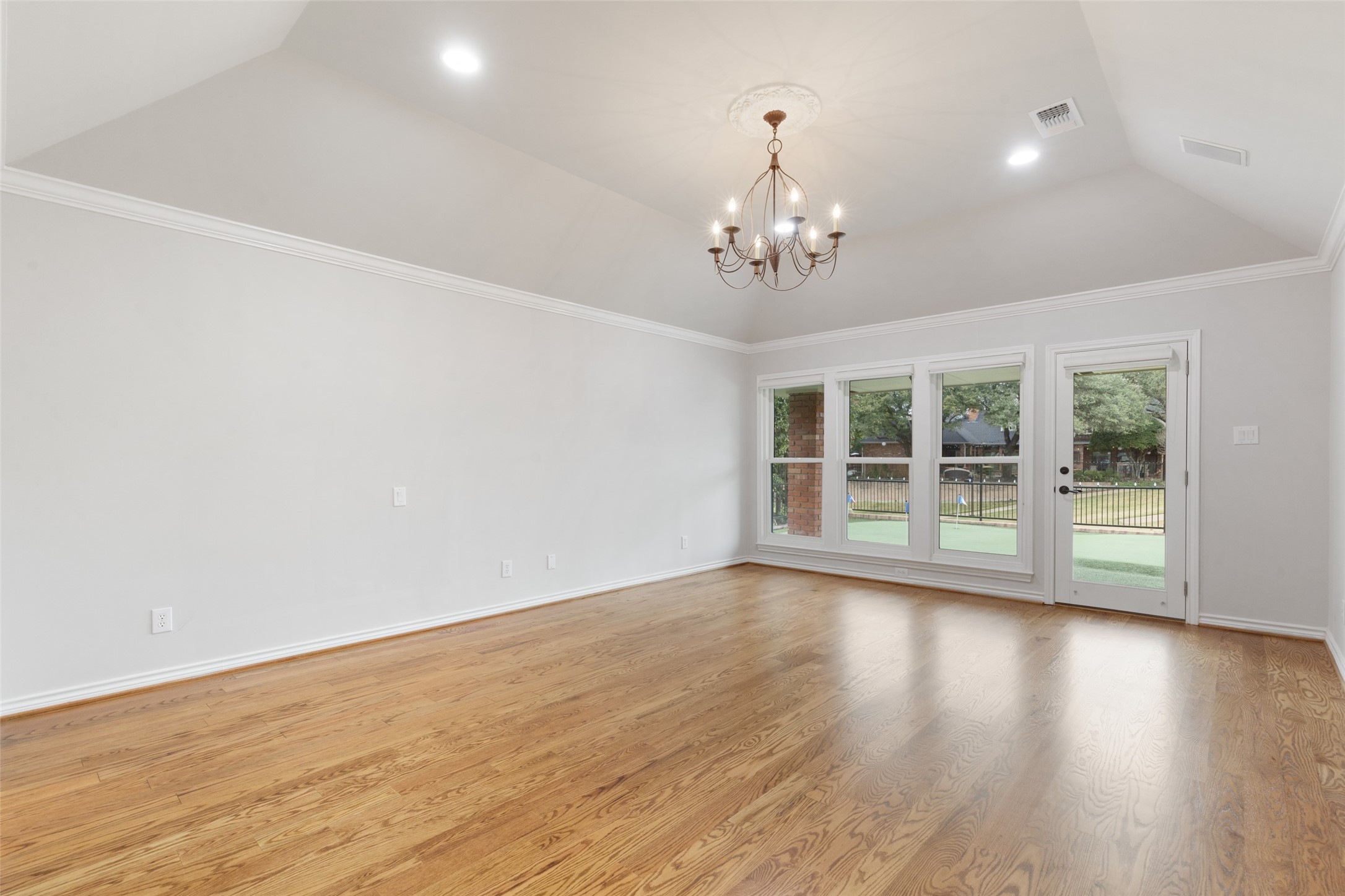 5827 Fallsview Lane Dallas TX 75252
