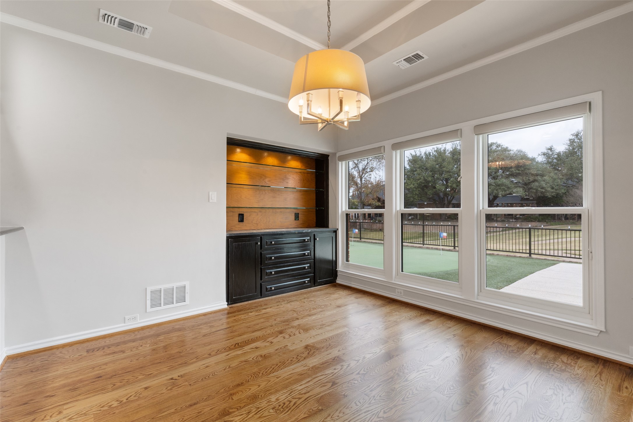 5827 Fallsview Lane Dallas TX 75252