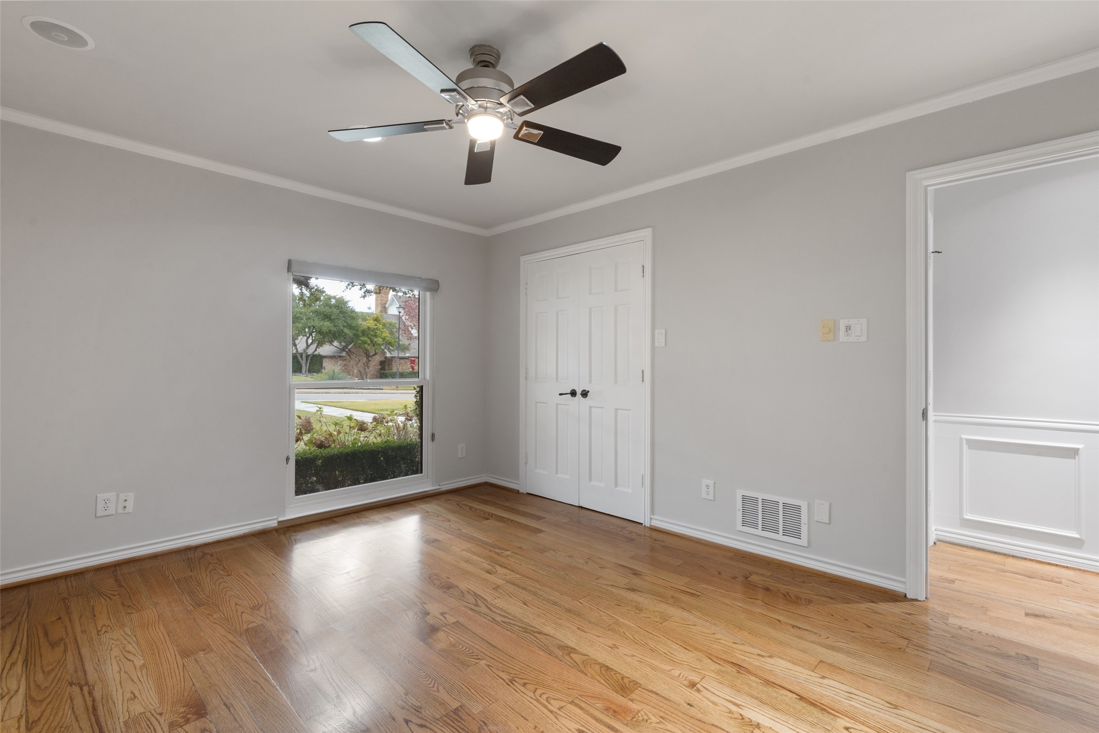 5827 Fallsview Lane Dallas TX 75252