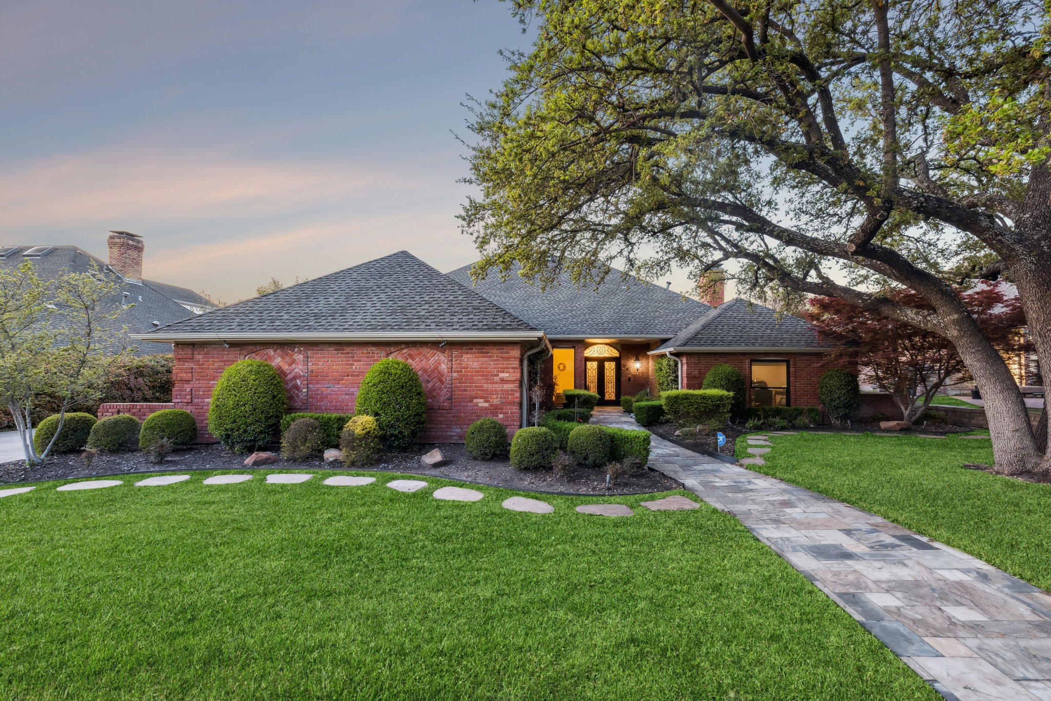 5827 Fallsview Lane Dallas TX 75252