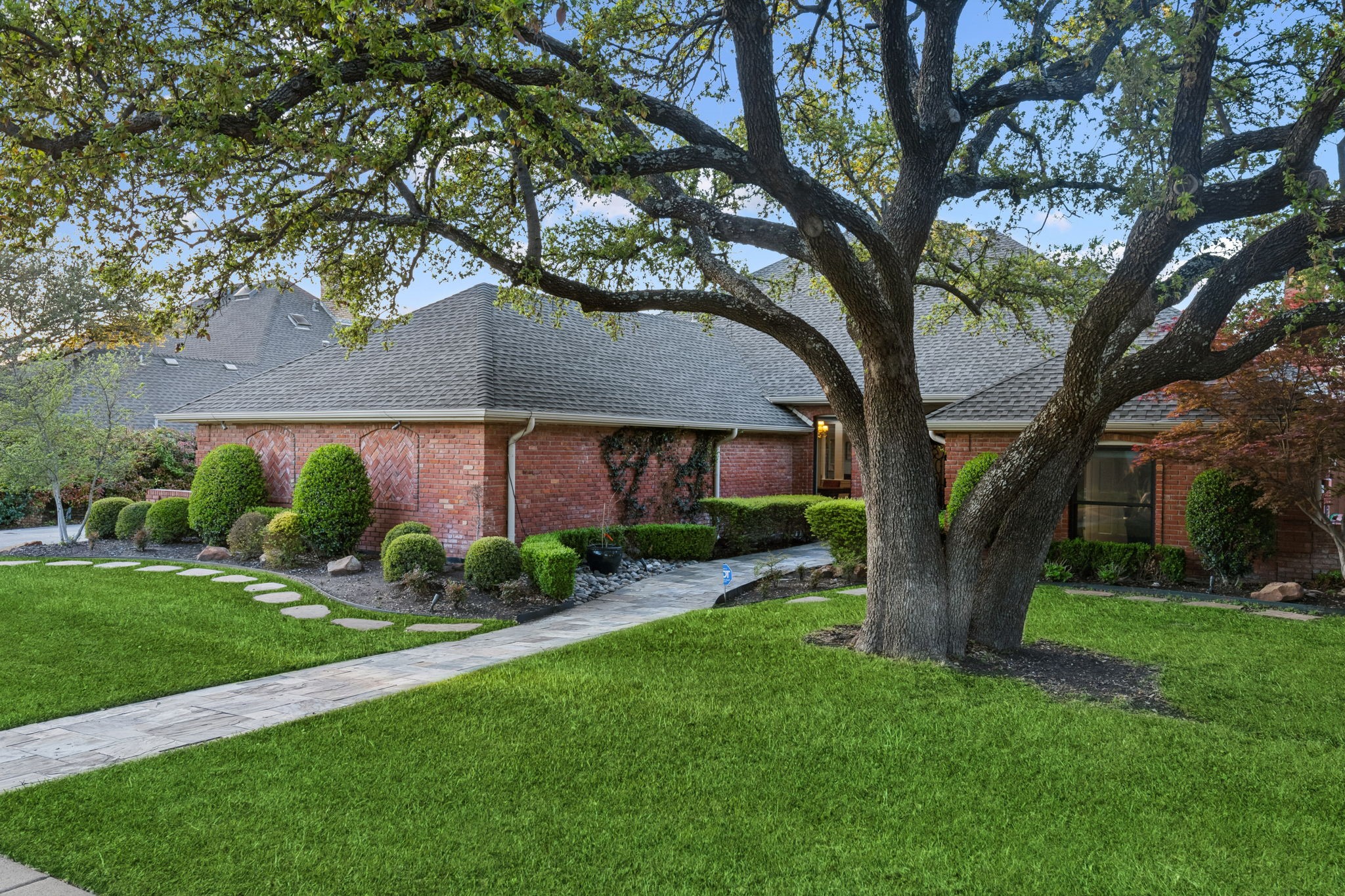 5827 Fallsview Lane Dallas TX 75252