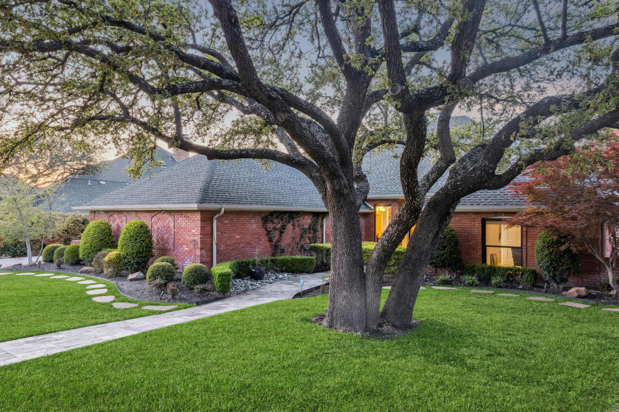 5827 Fallsview Lane Dallas TX 75252