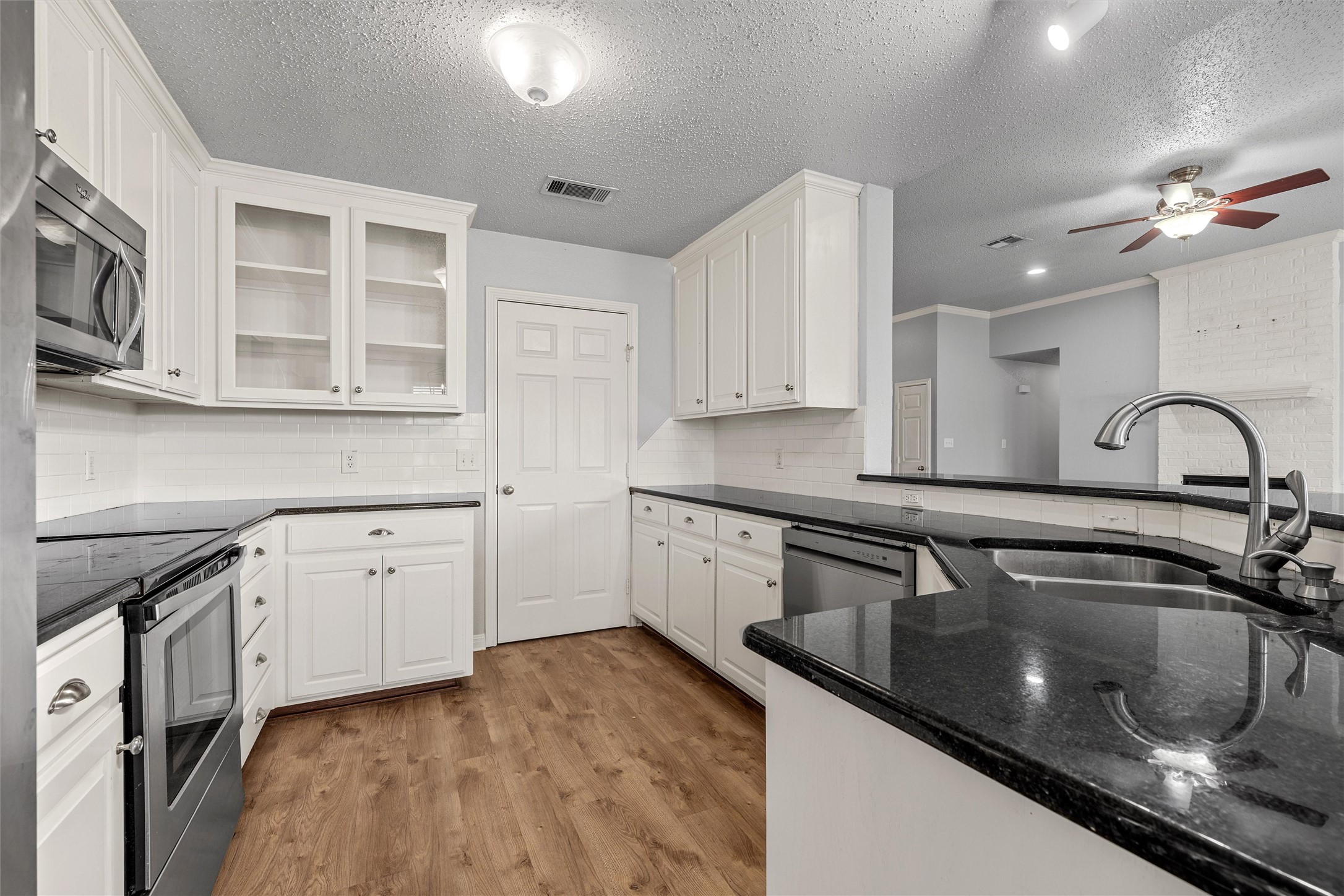 163 Topaz Circle Hewitt TX 76643