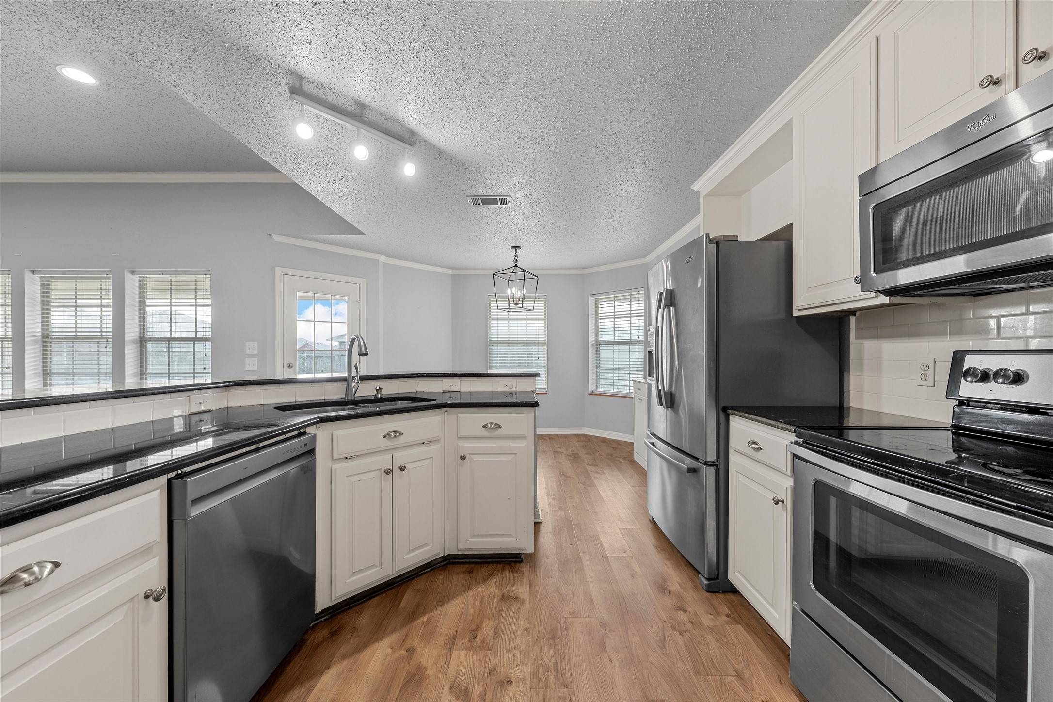 163 Topaz Circle Hewitt TX 76643