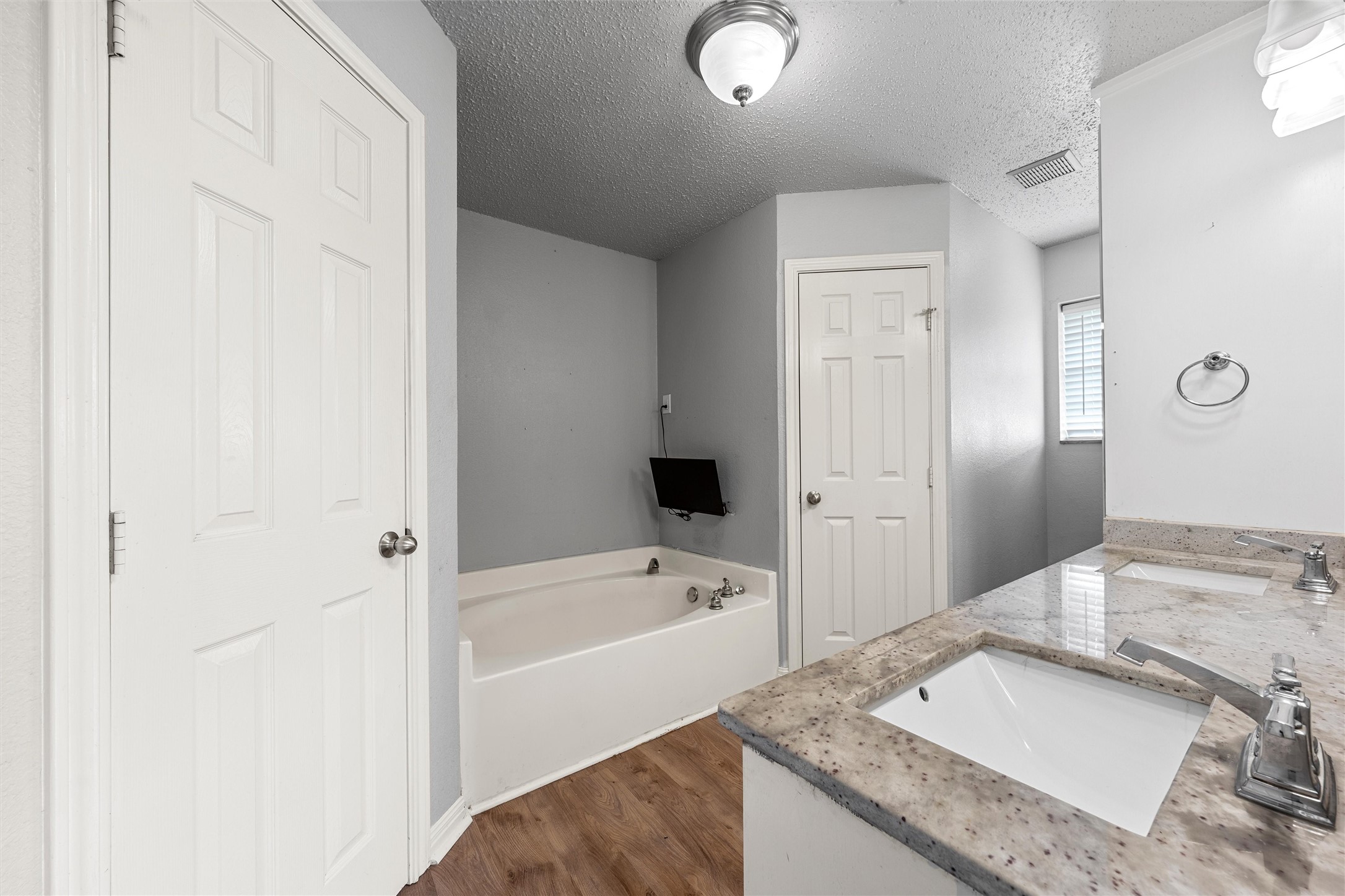 163 Topaz Circle Hewitt TX 76643