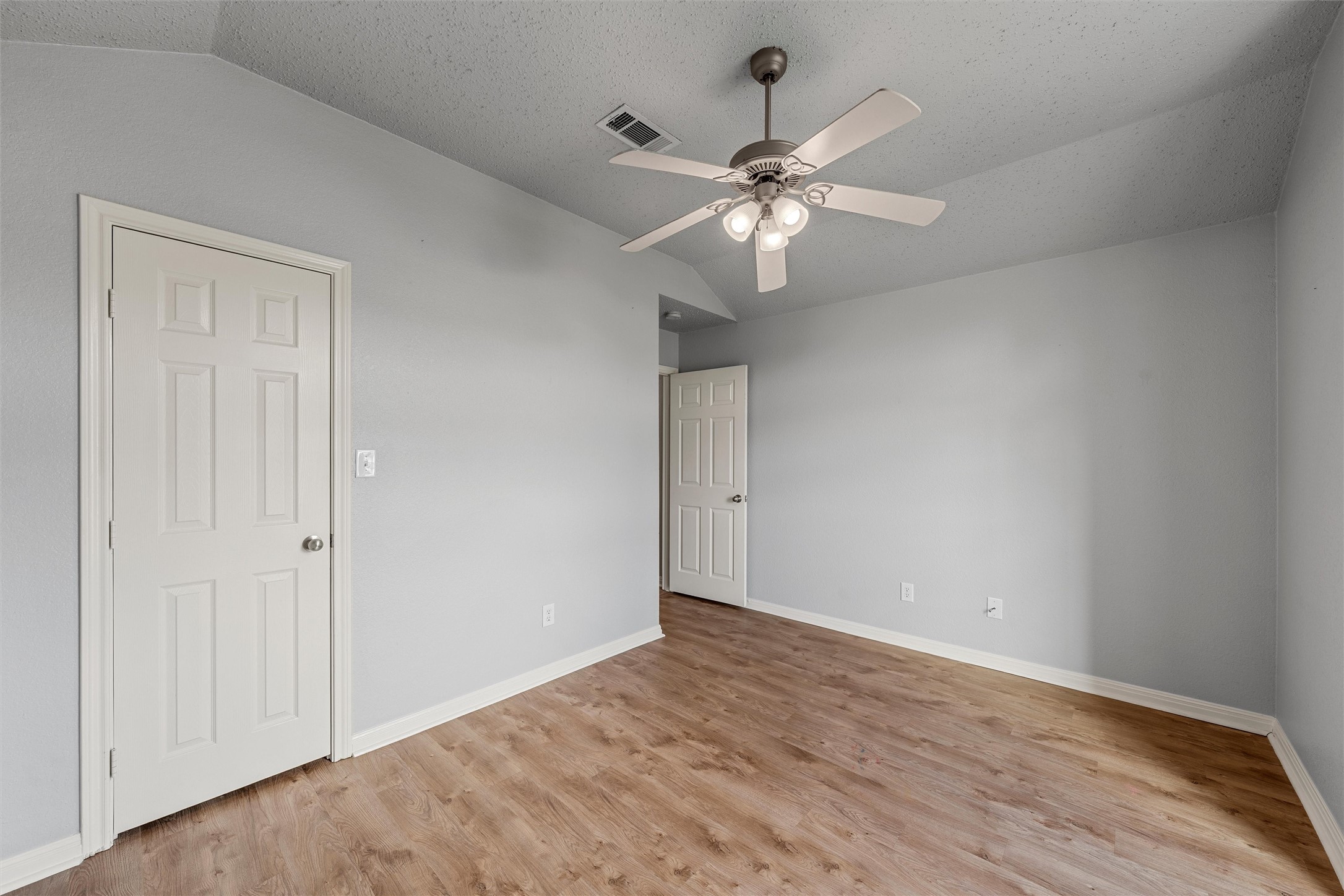 163 Topaz Circle Hewitt TX 76643
