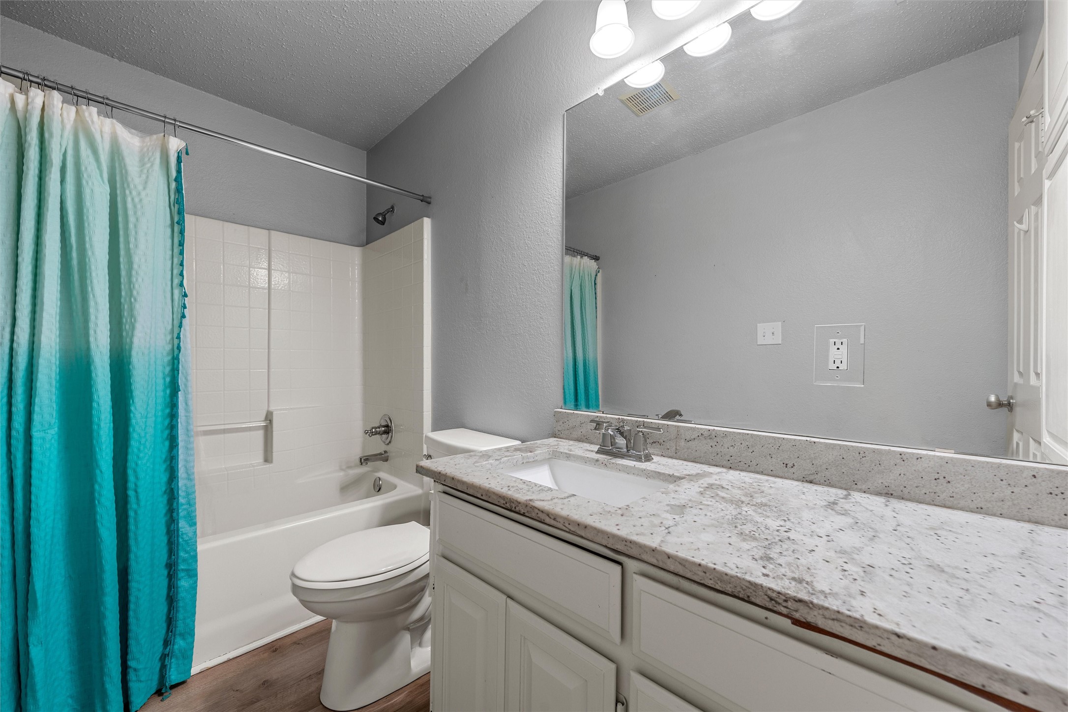 163 Topaz Circle Hewitt TX 76643