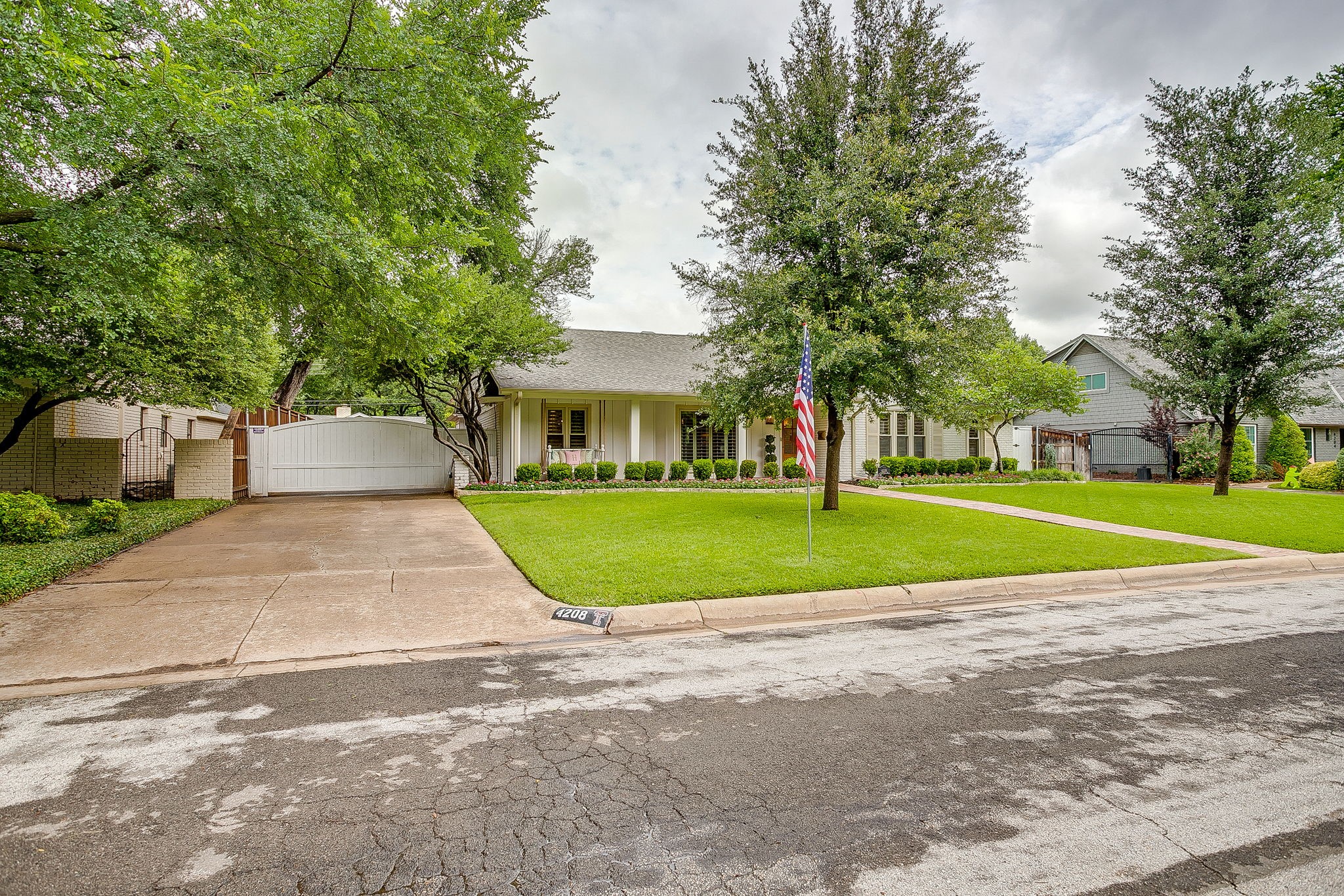 4208 Glenwood Drive Fort Worth TX 76109