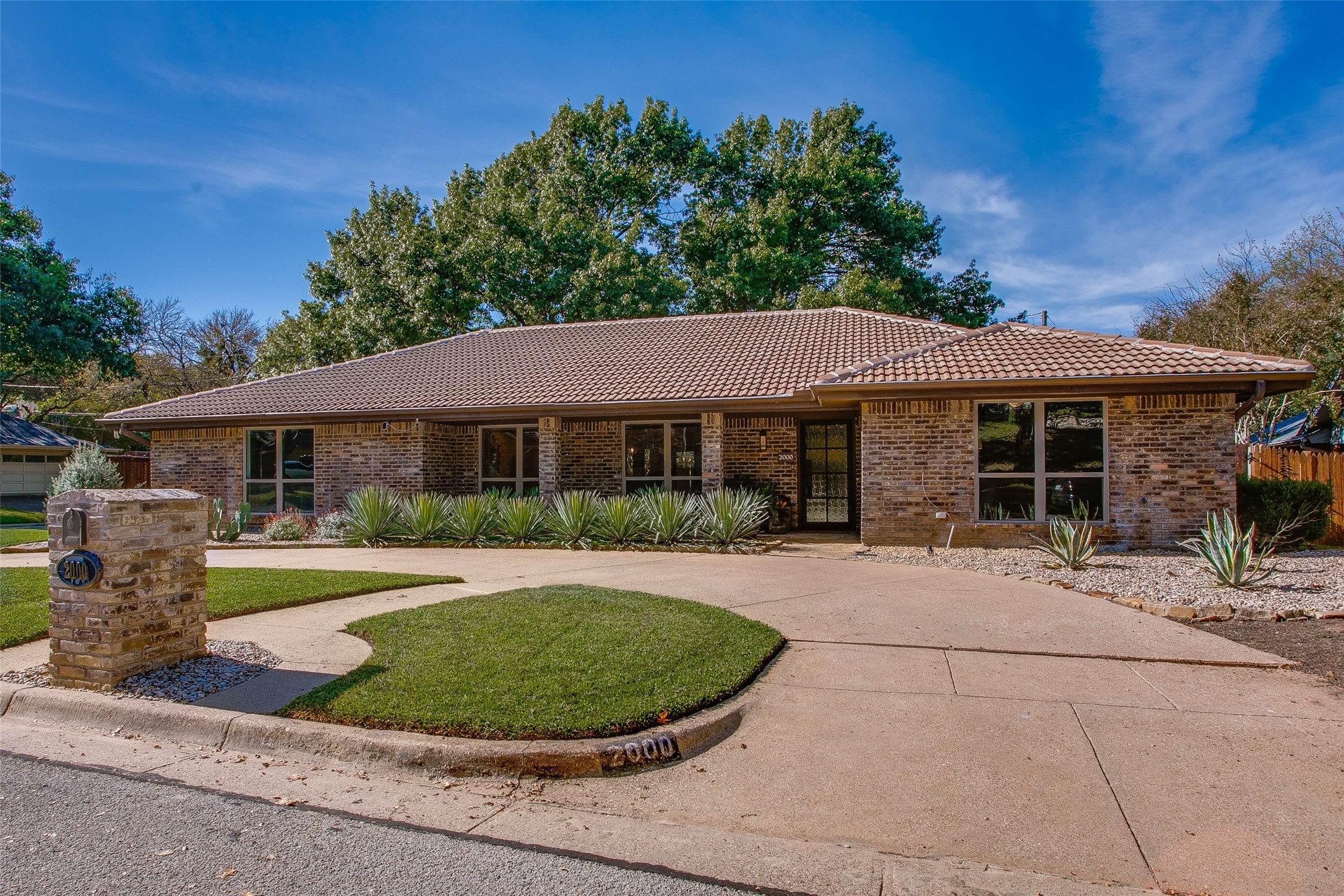 2000 Waterwood Drive Arlington TX 76012