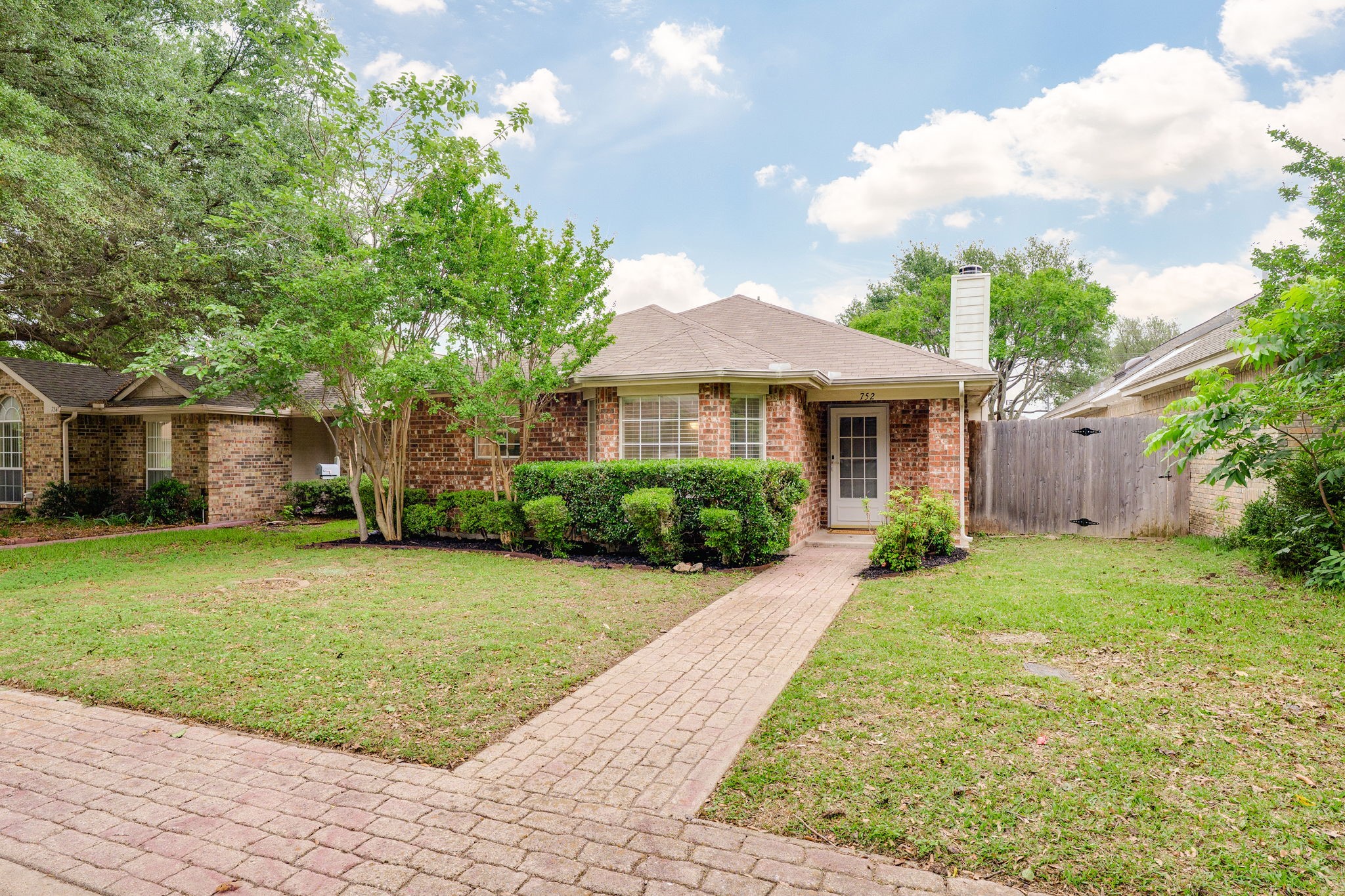 752 Monique Cedar Hill TX 75104