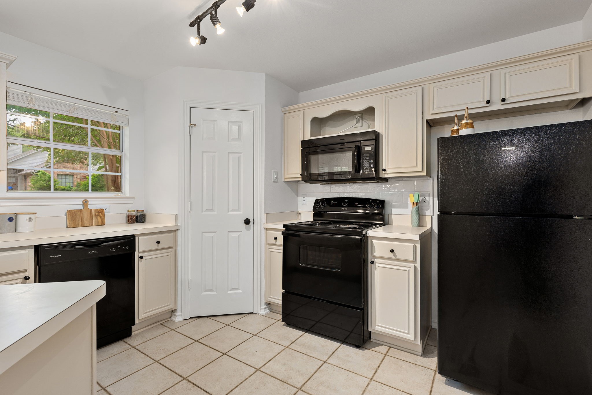 752 Monique Cedar Hill TX 75104