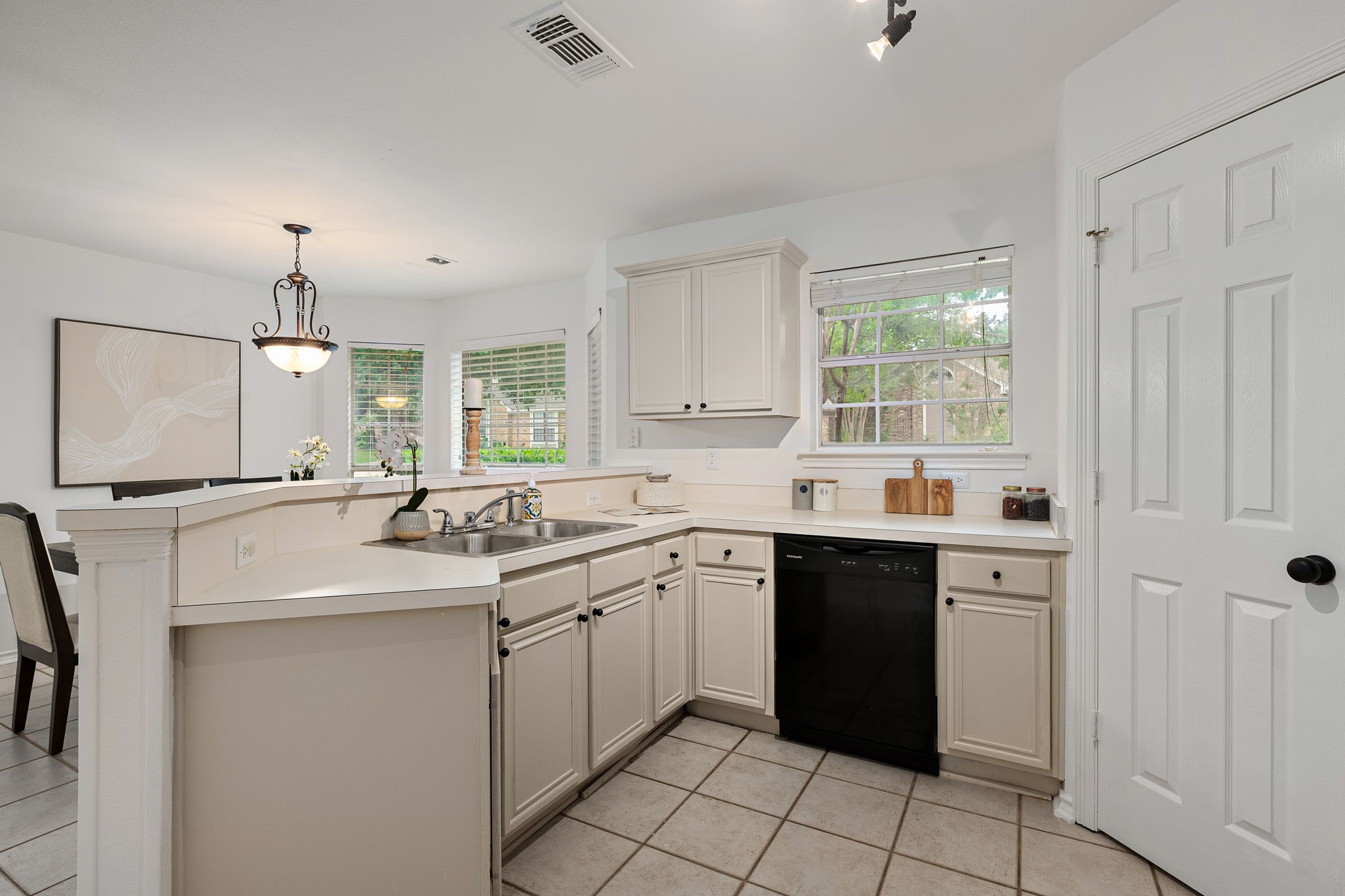 752 Monique Cedar Hill TX 75104