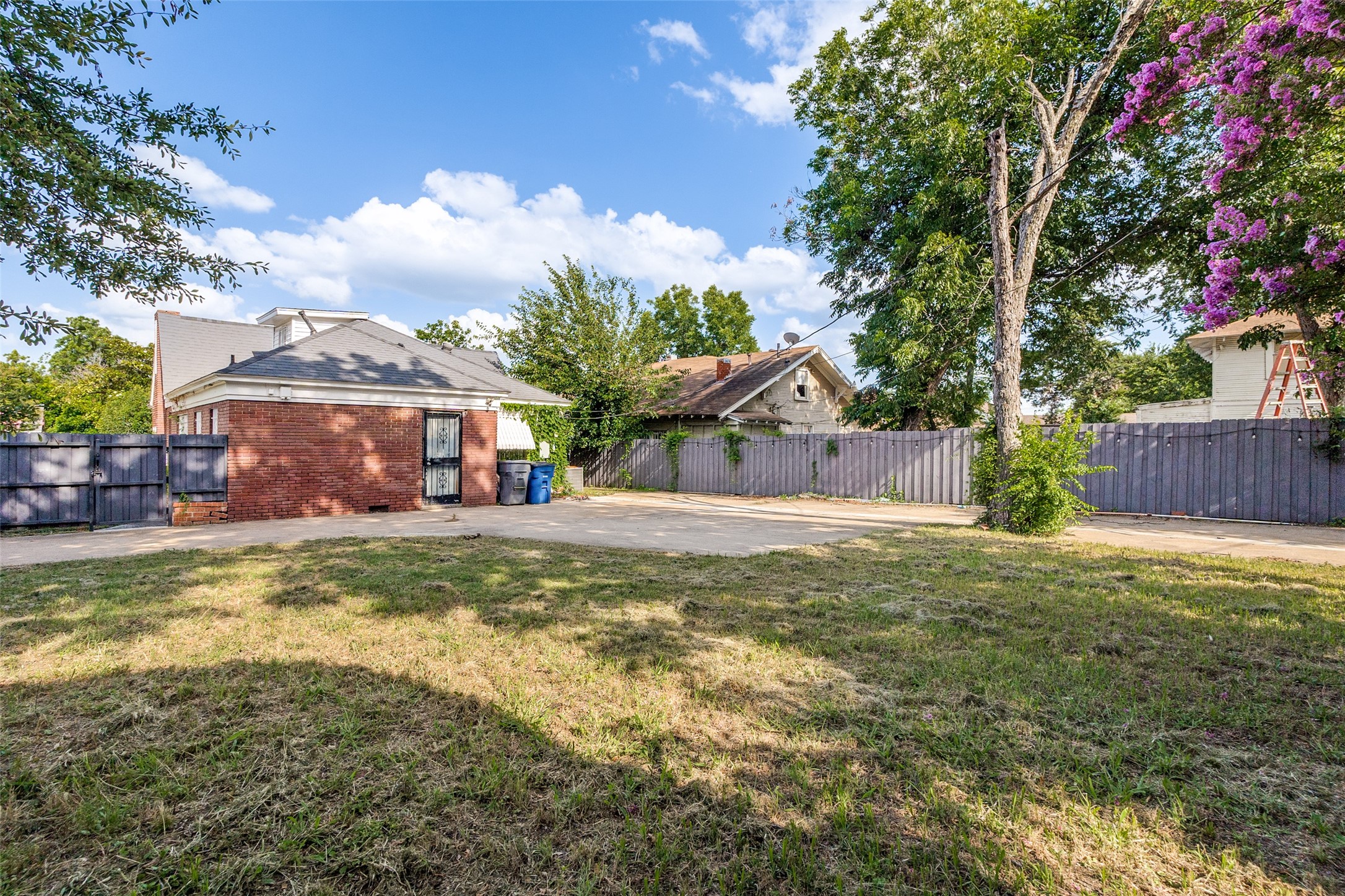 711 S Rosemont Avenue Dallas TX 75208