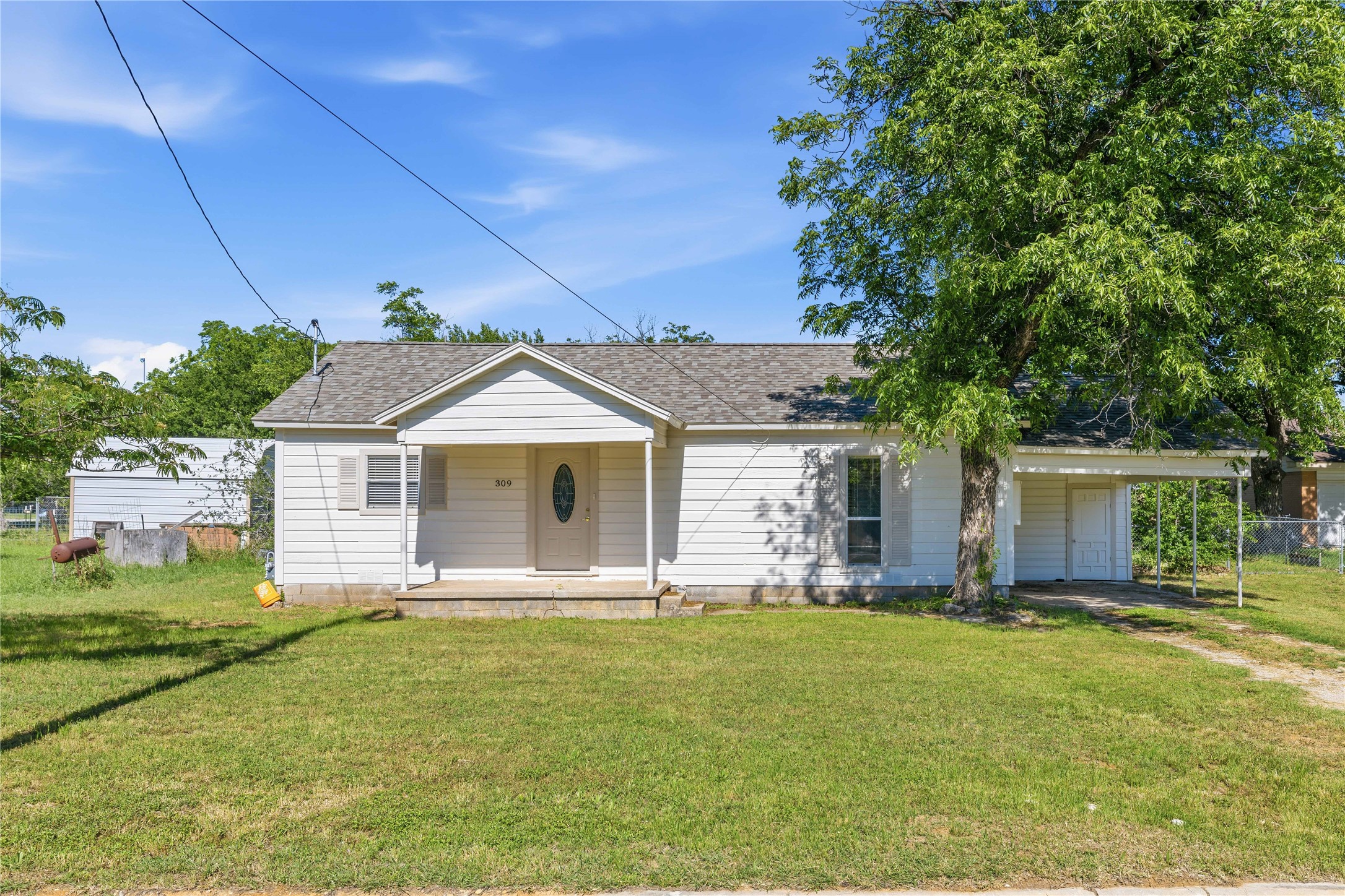 309 S 6th Street Bangs TX 76823