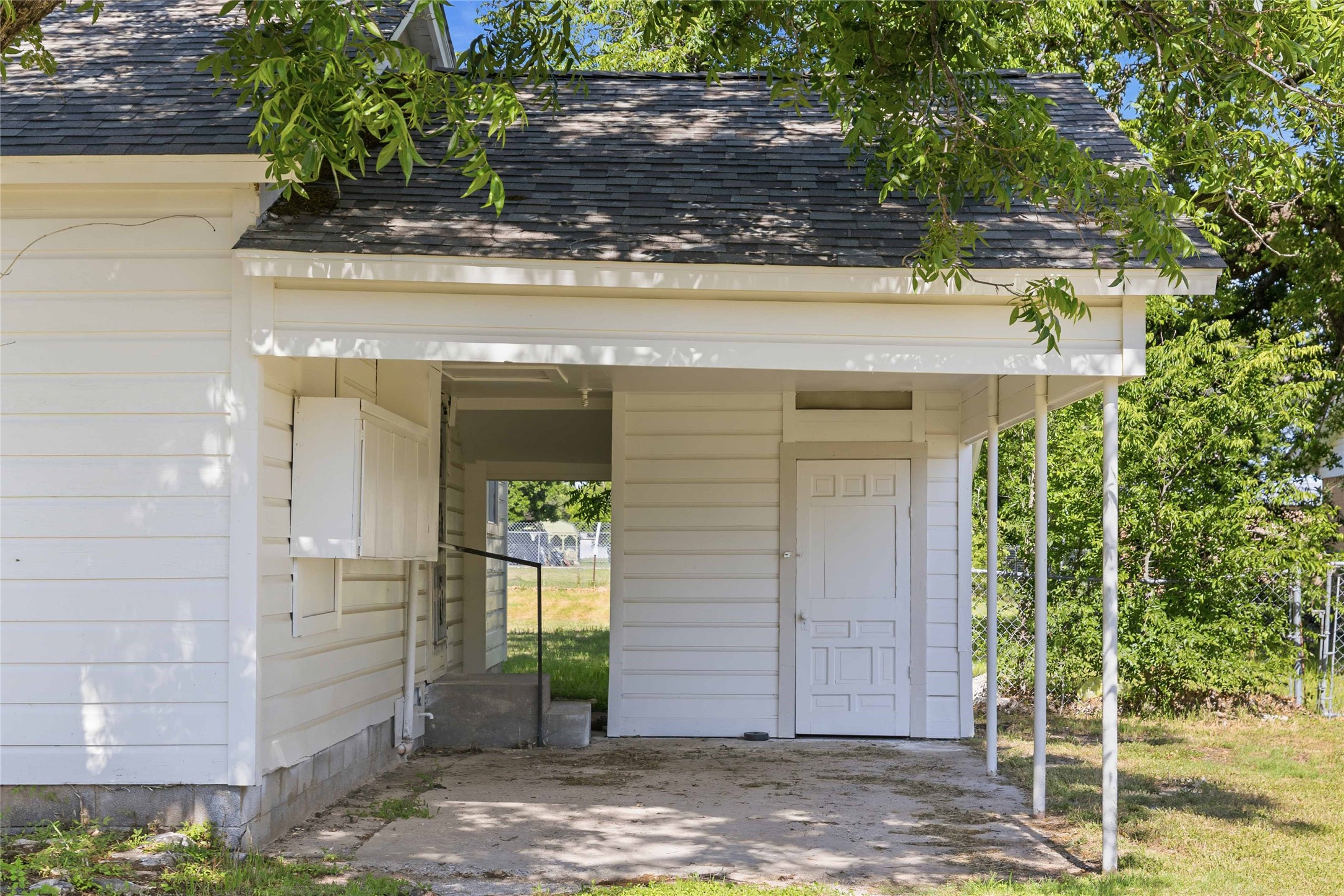 309 S 6th Street Bangs TX 76823